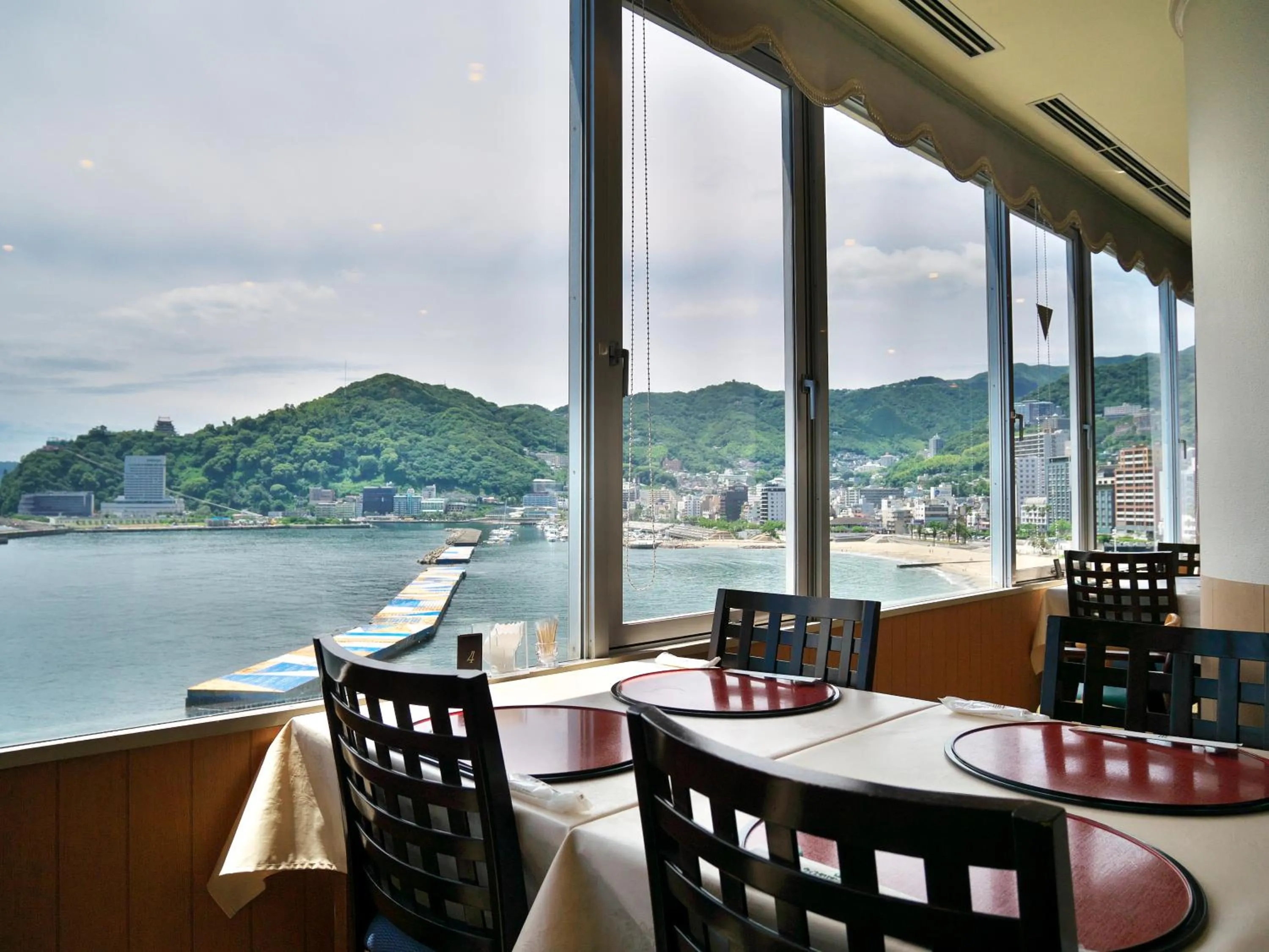 Restaurant/places to eat in Wisterian Life Club Atami