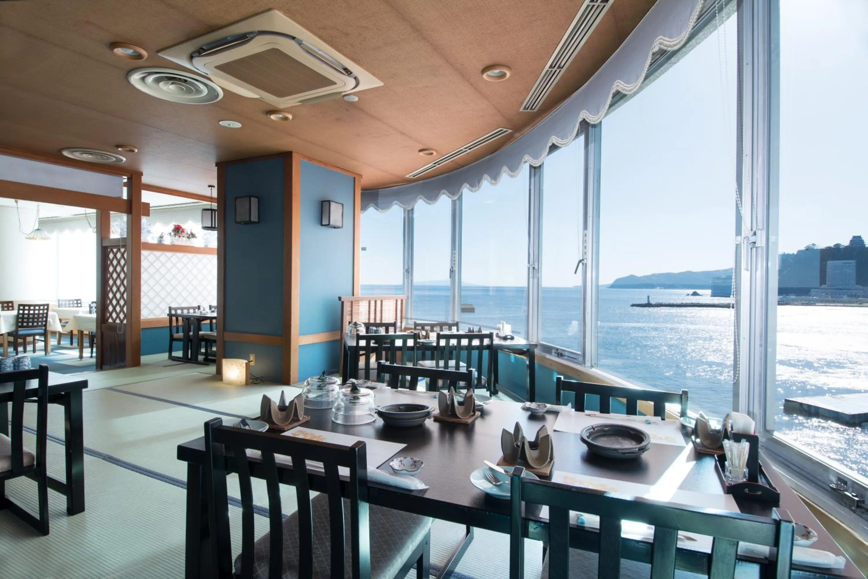Restaurant/places to eat in Wisterian Life Club Atami
