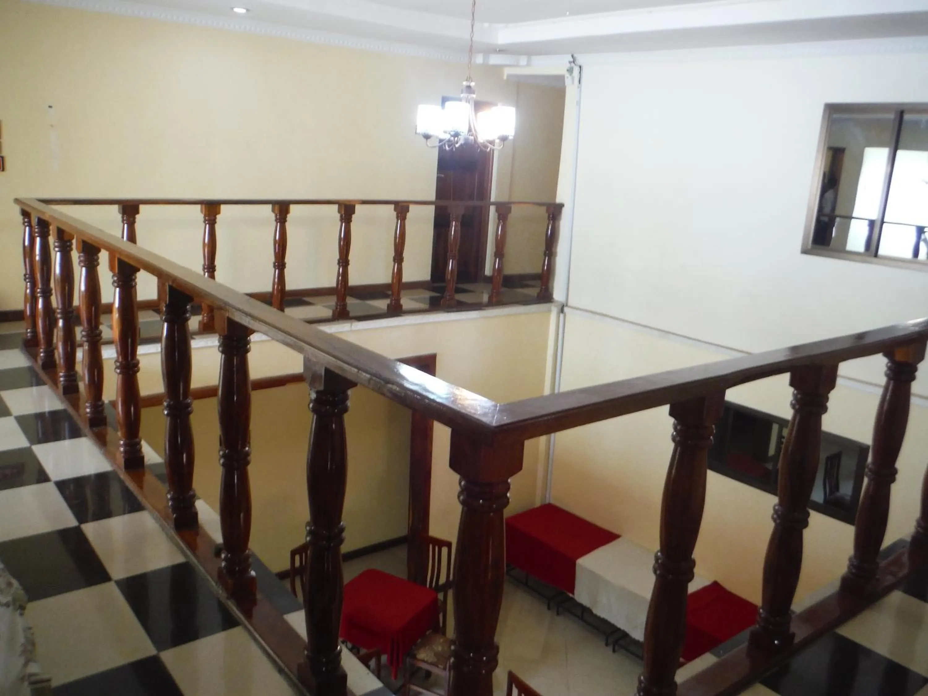 Restaurant/places to eat in Bright Star Hotel