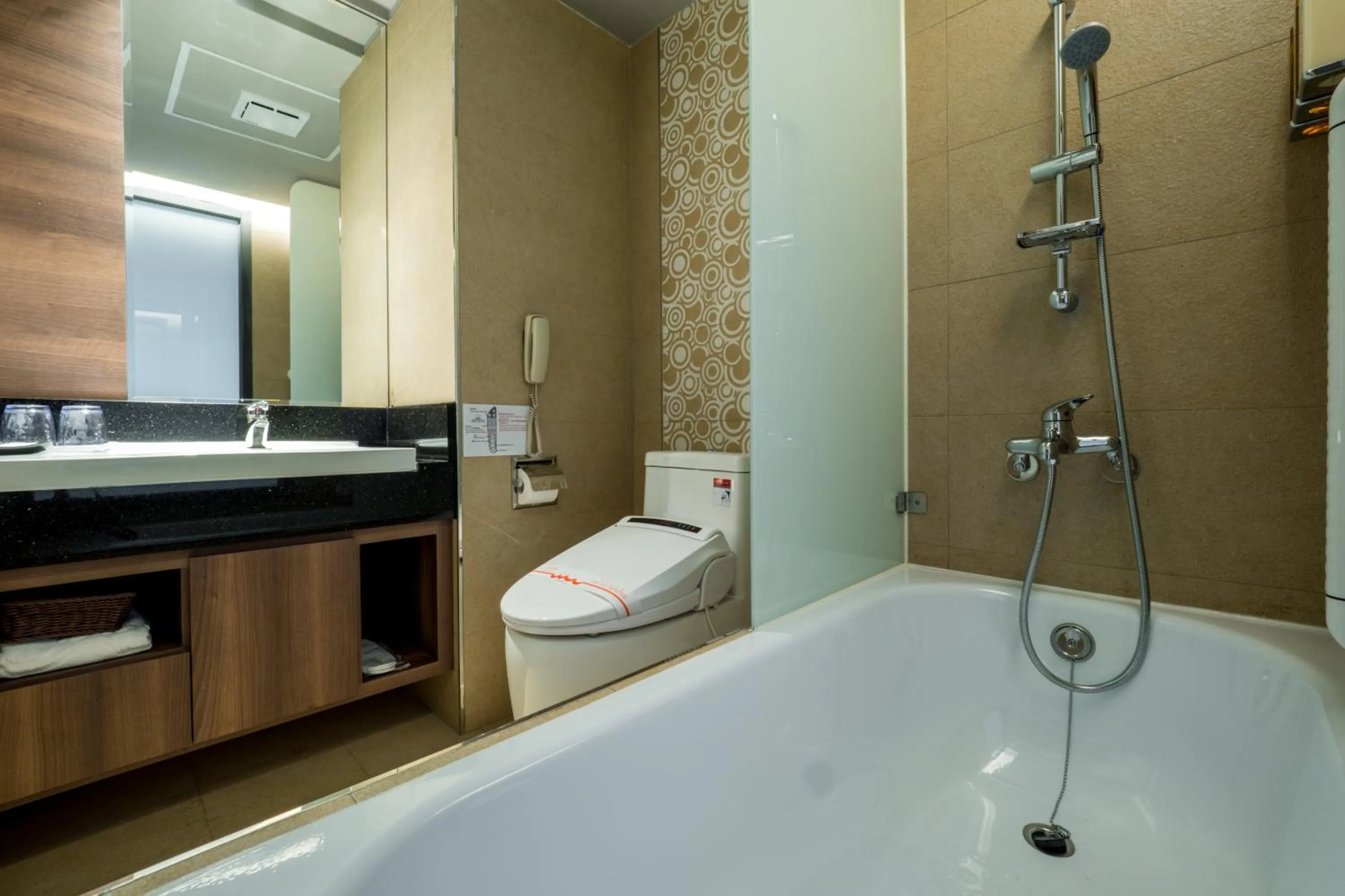 Watermark Hotel Kaohsiung Main Station