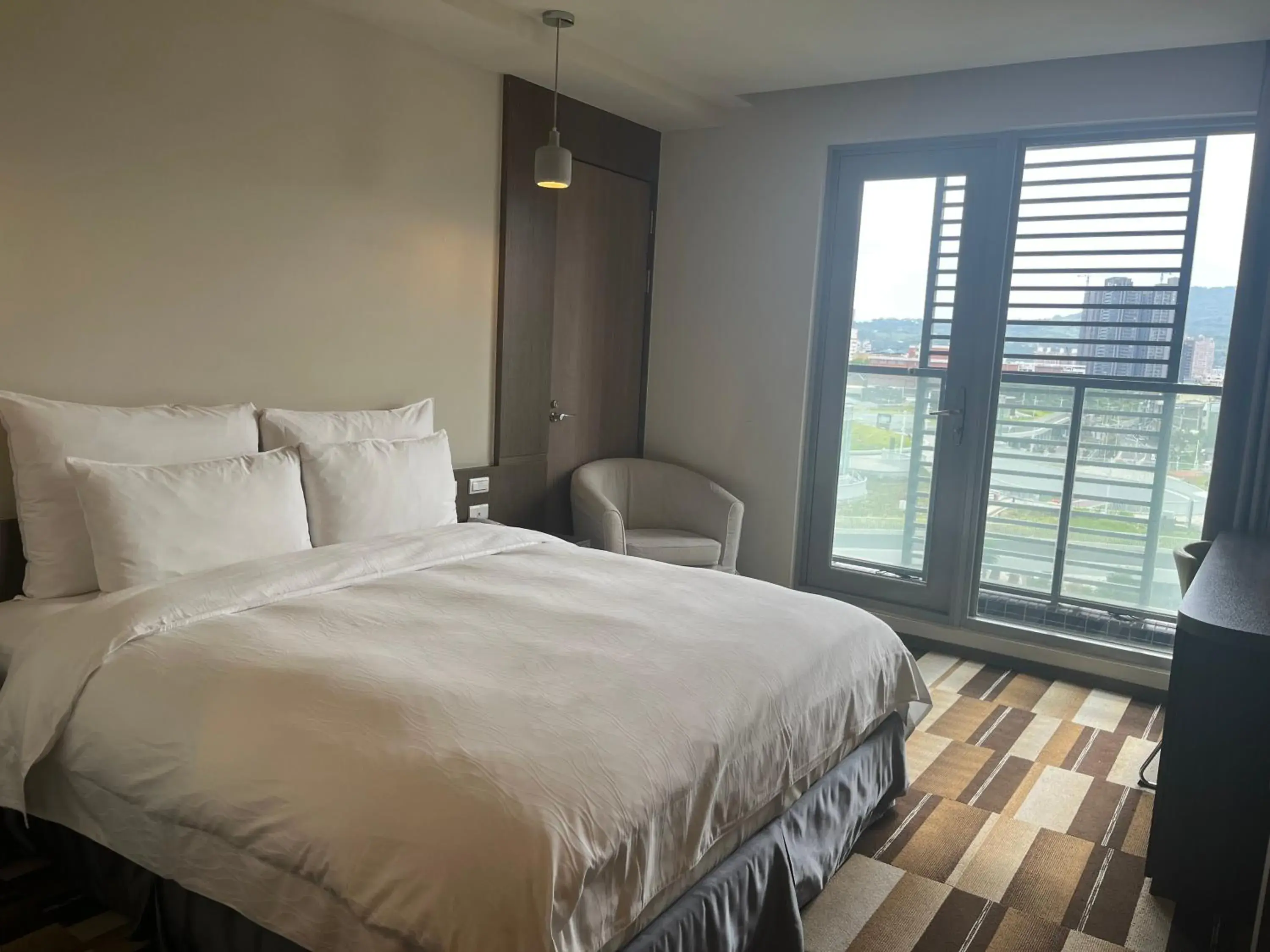 Superior King Room in Watermark Hotel Kaohsiung Main Station Superior King Room in Watermark Hotel Kaohsiung Main Station