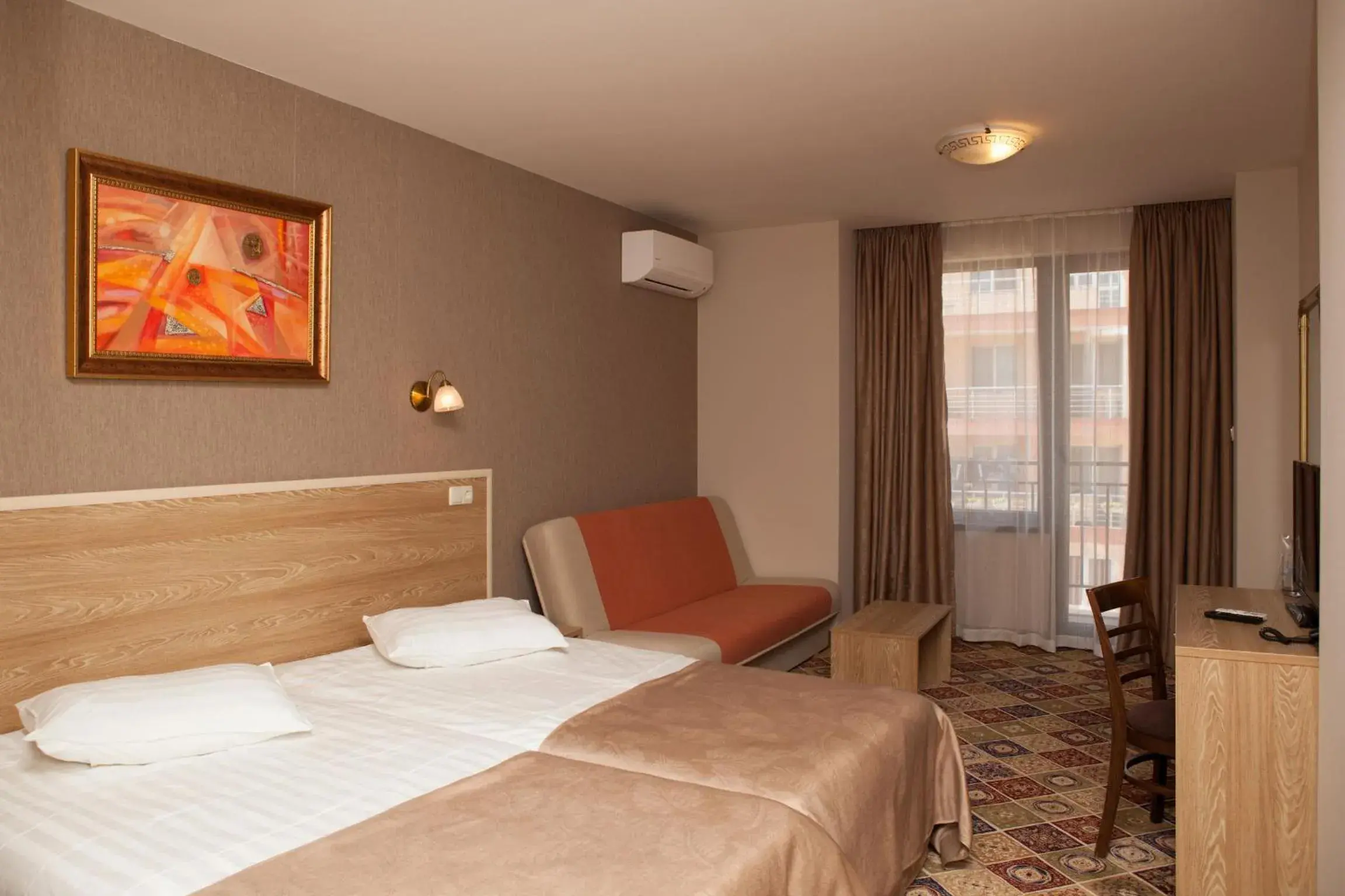 Deluxe Double Room with Extra Bed (3 Adults) in Hotel Motto Deluxe Double Room with Extra Bed (3 Adults) in Hotel Motto