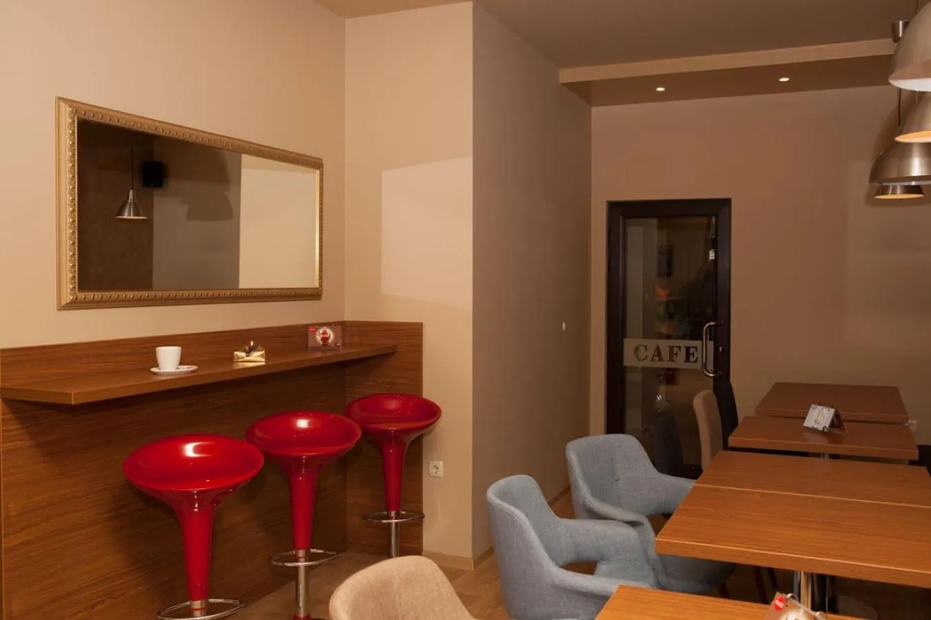 Restaurant/places to eat in Hotel Motto