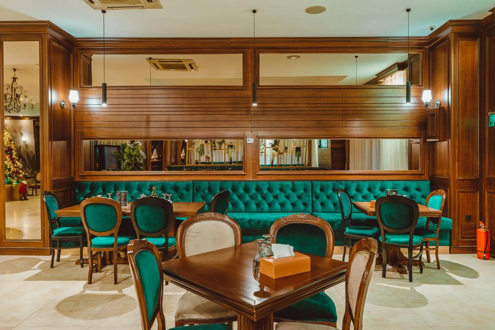 Restaurant/places to eat in Motel Andra