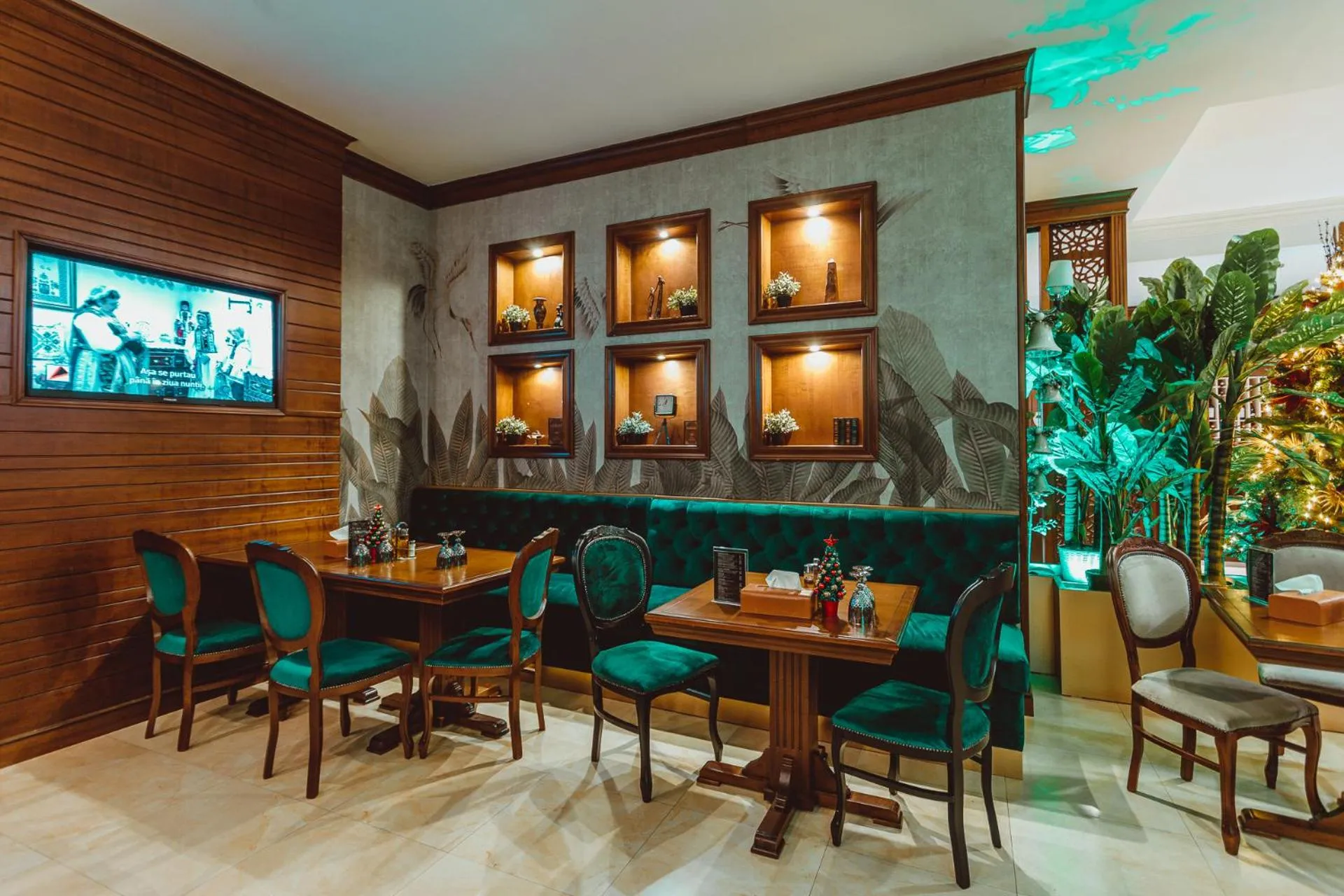 Restaurant/places to eat in Motel Andra