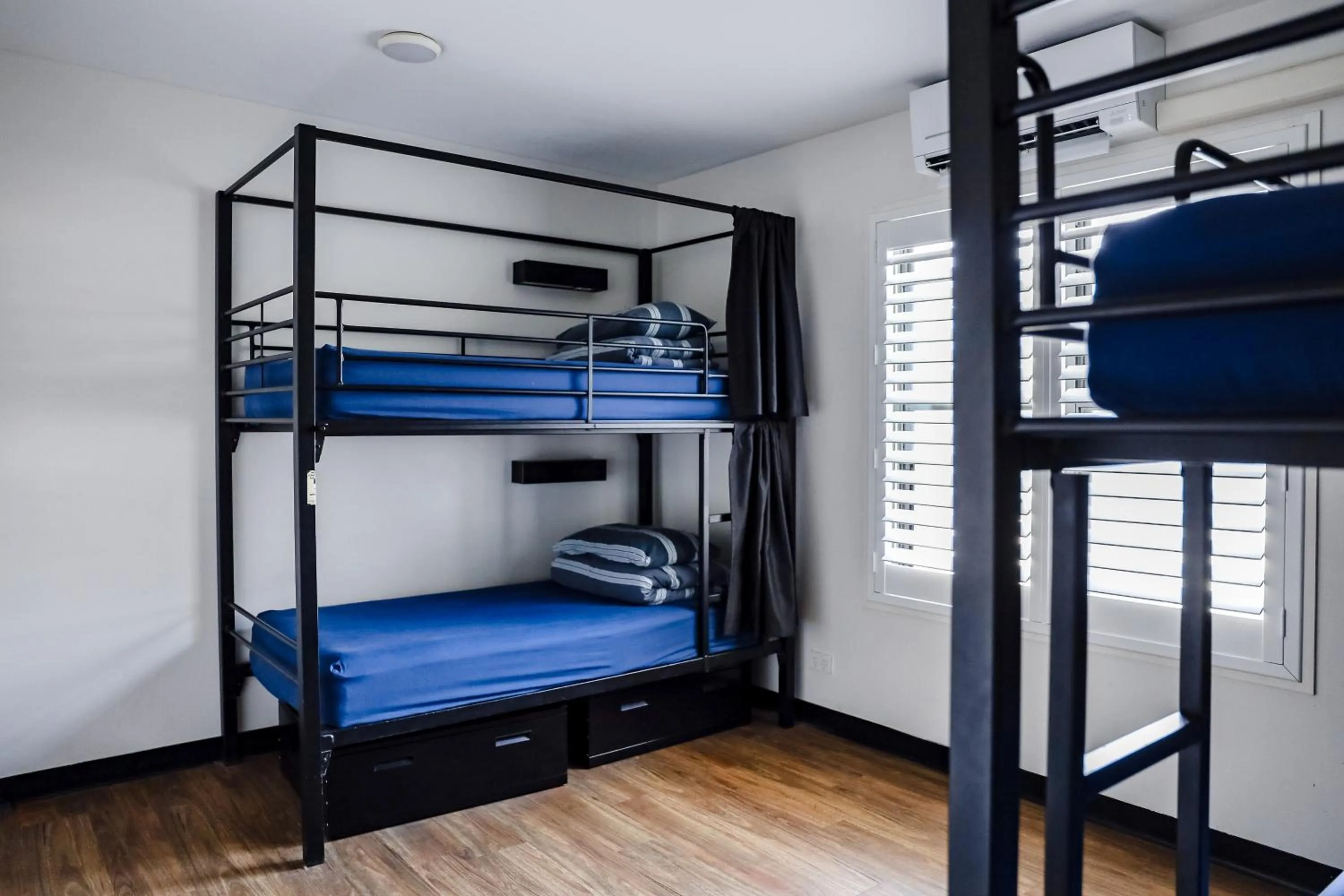 Bed in 6-Bed Female Dormitory Room in The Surf House