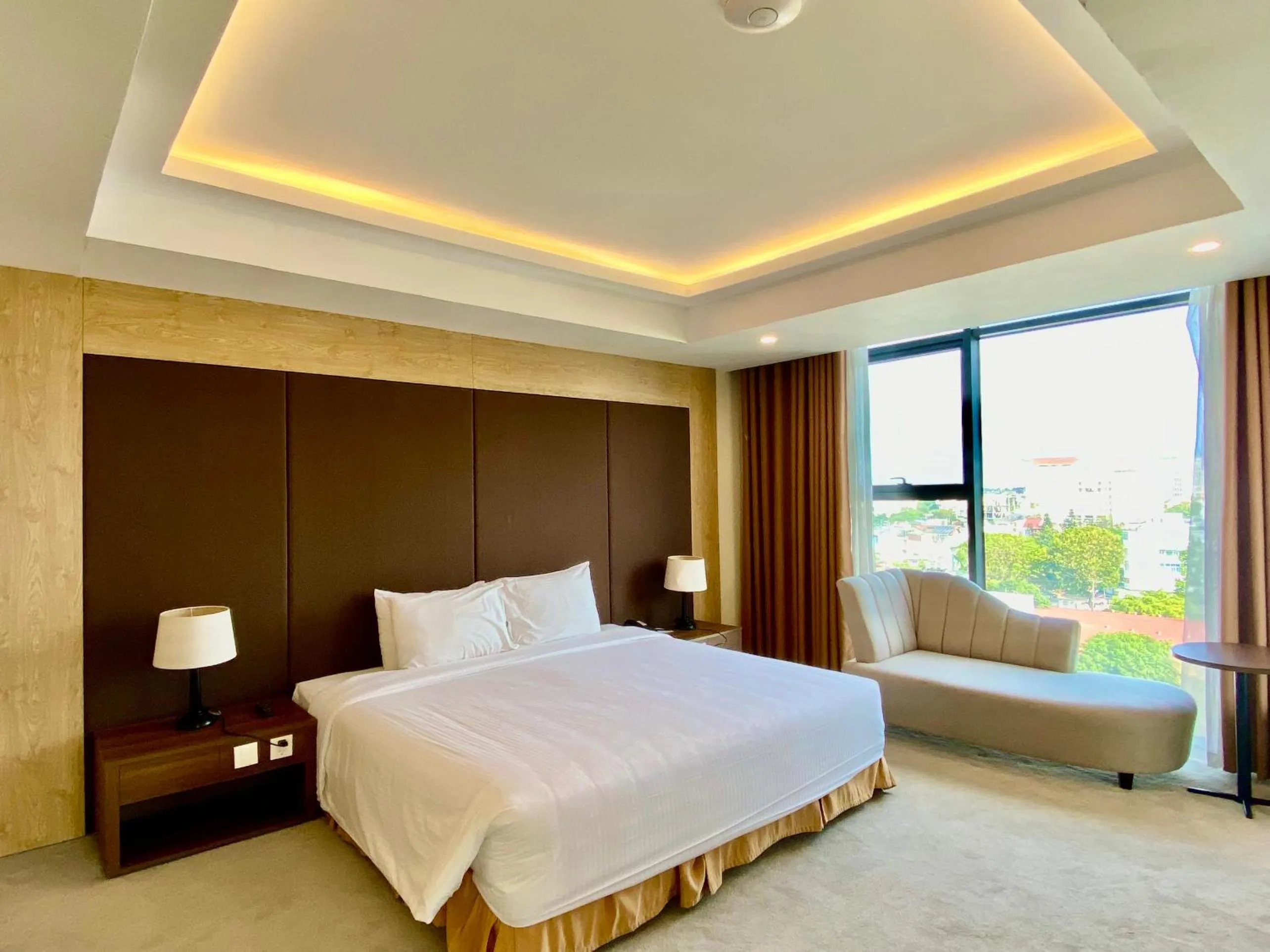 Photo of the whole room, Bed in Muong Thanh Luxury Buon Ma Thuot Hotel