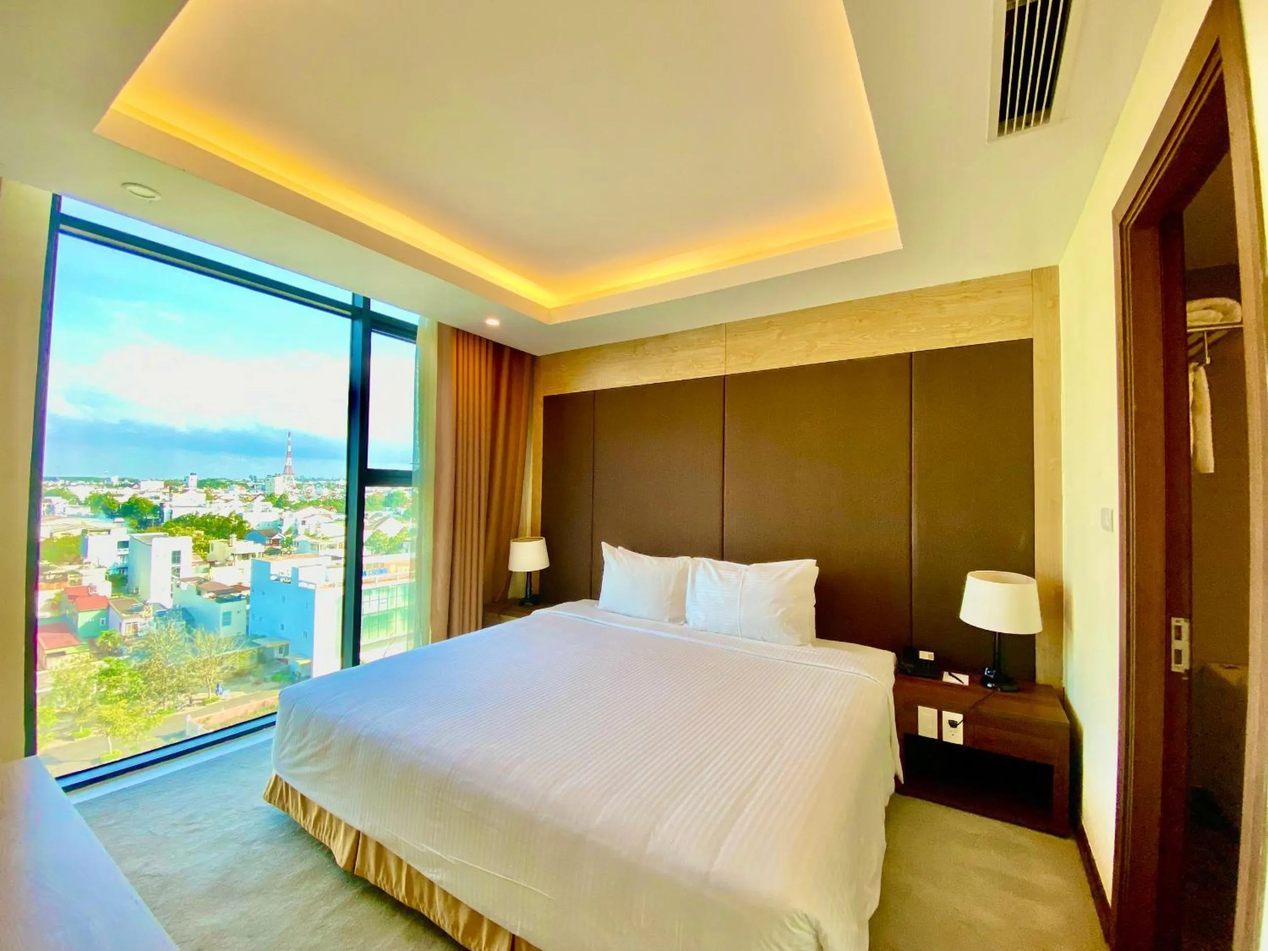 Bedroom, Bed in Muong Thanh Luxury Buon Ma Thuot Hotel