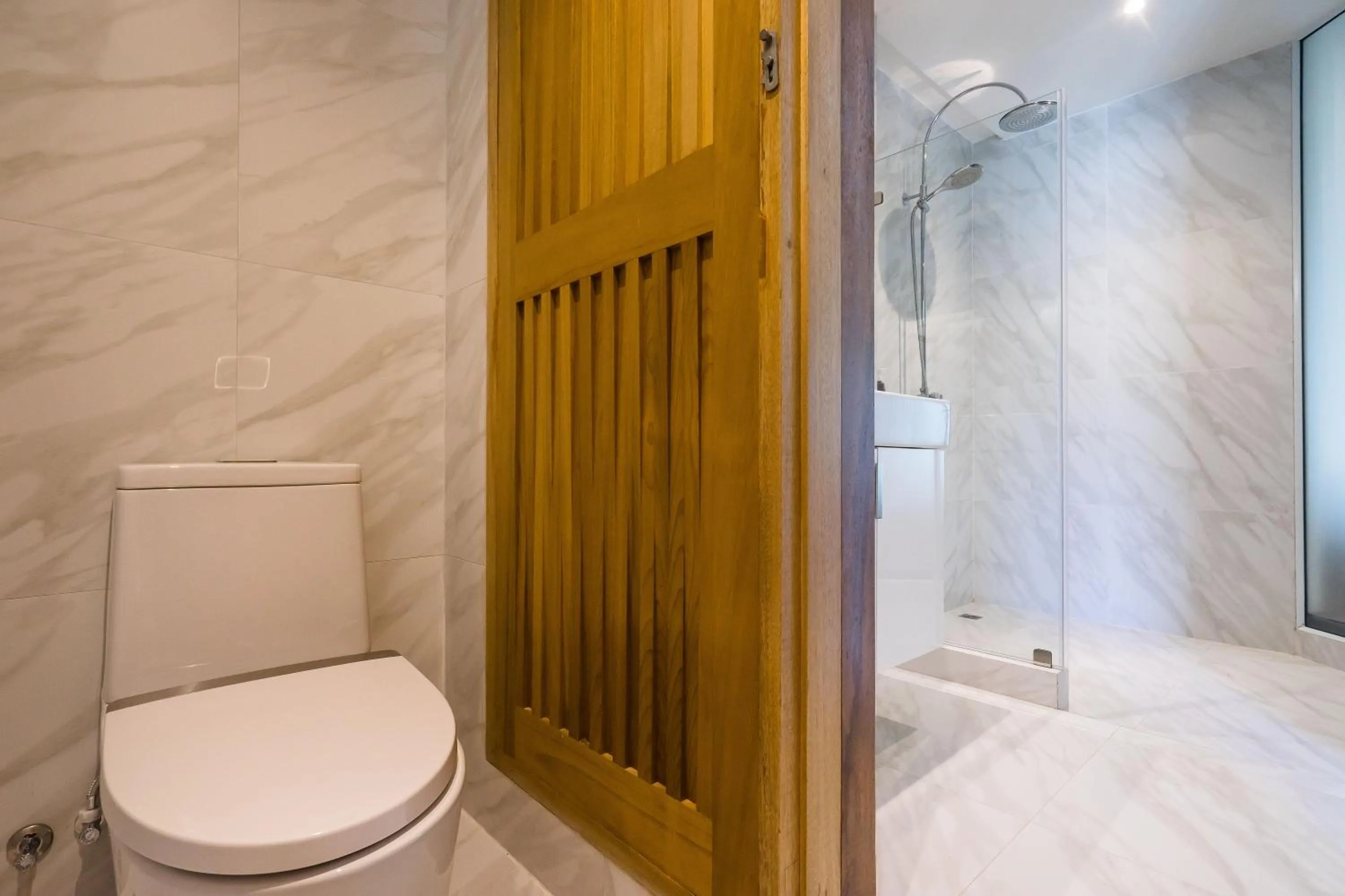 Toilet in White Sand Samui Resort