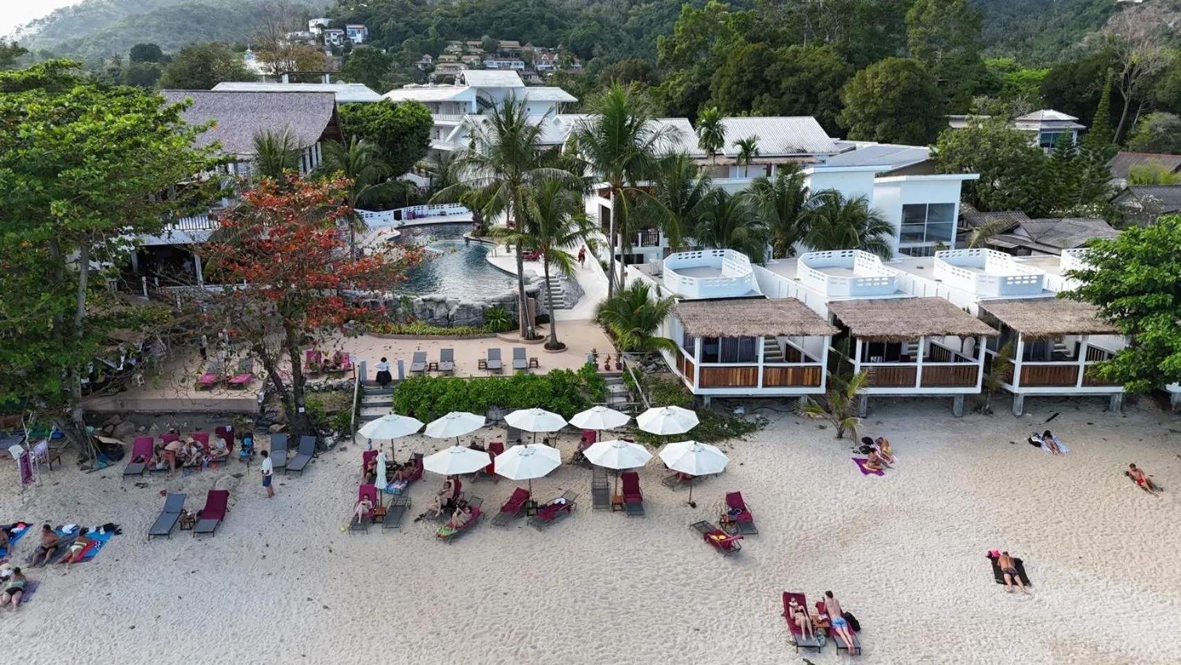Beach in White Sand Samui Resort