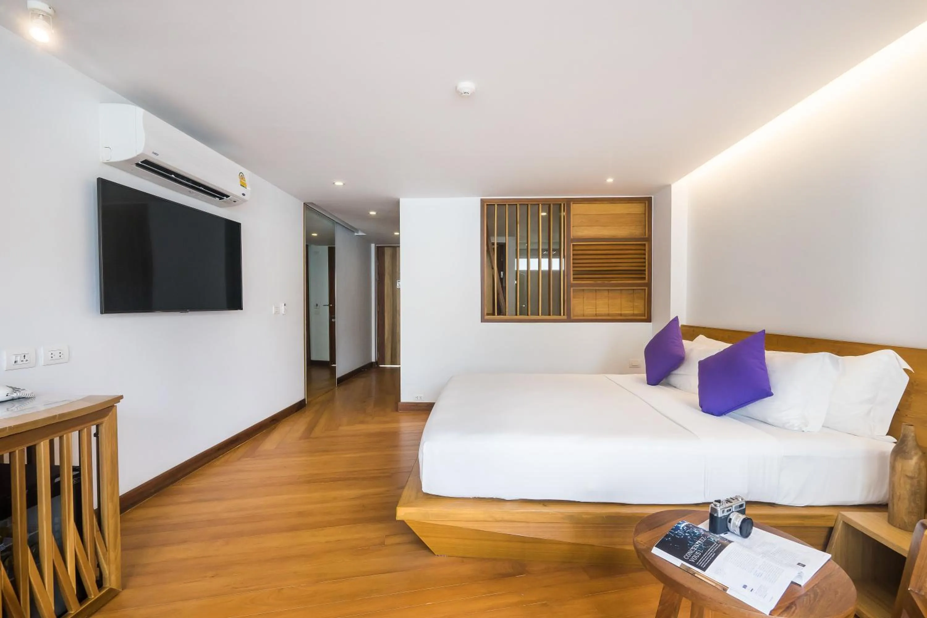 Bed in White Sand Samui Resort