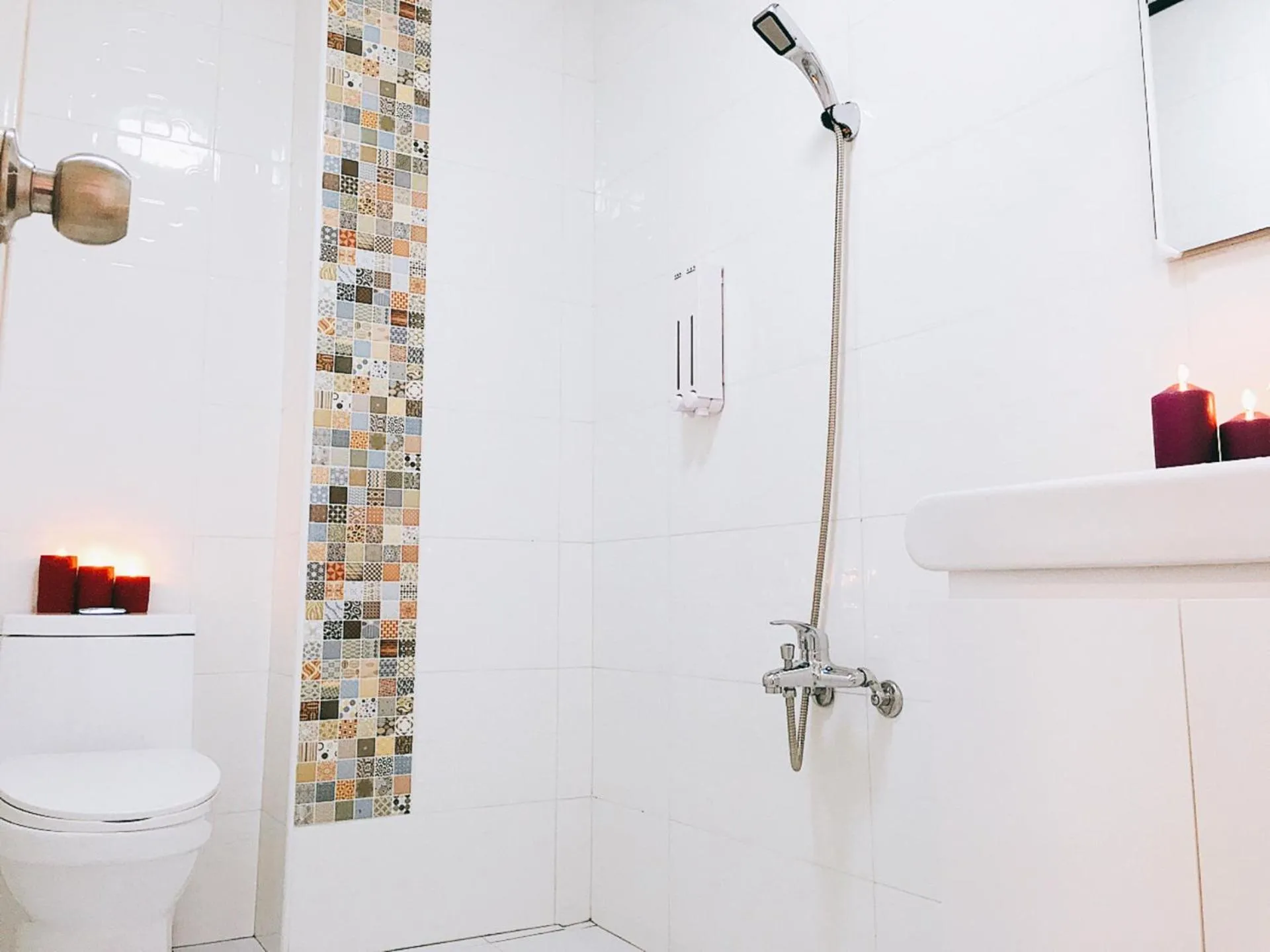 Bathroom in Live in the Happiness