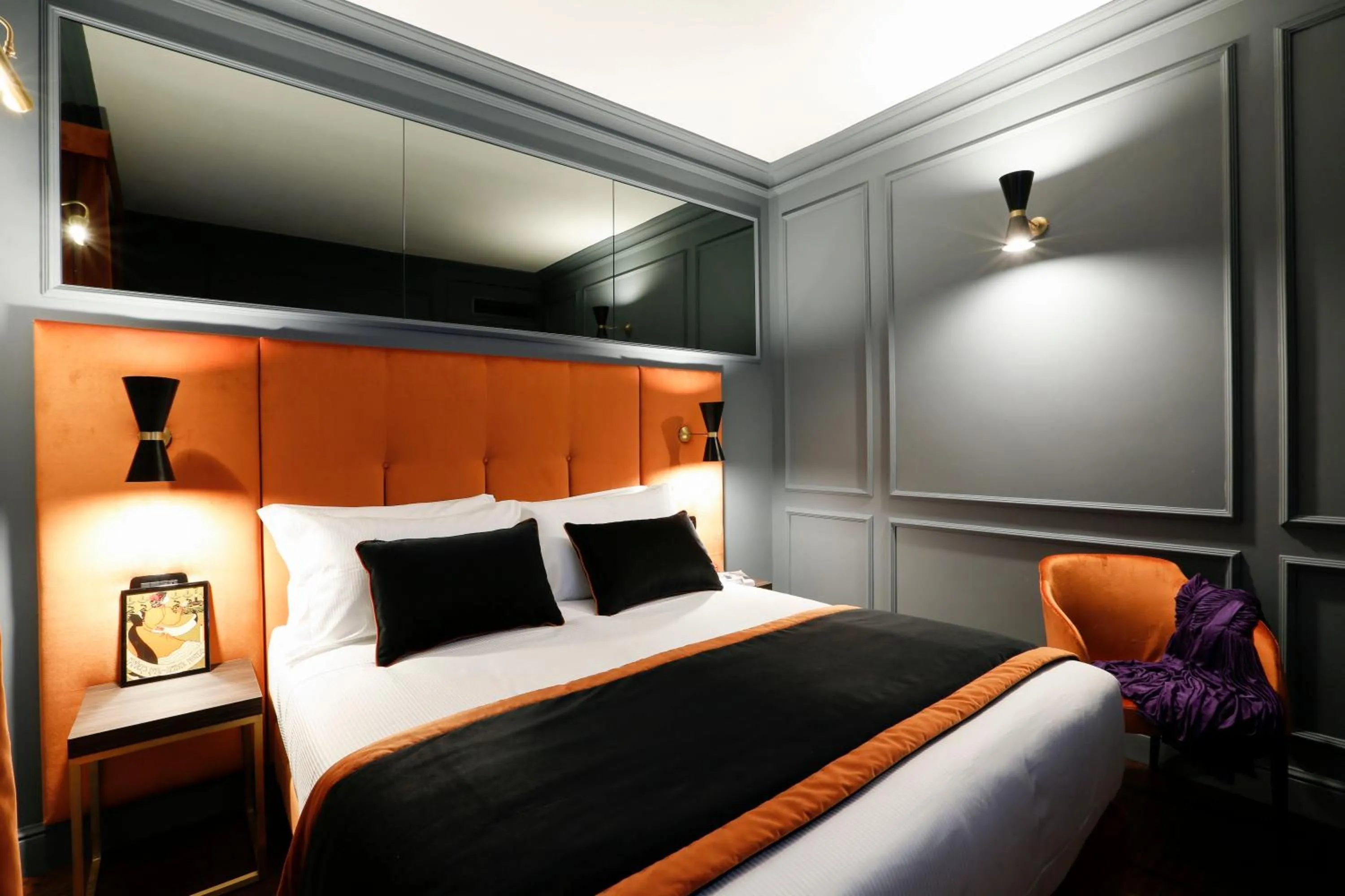 Shower, Bed in Saint B Boutique Hotel STB