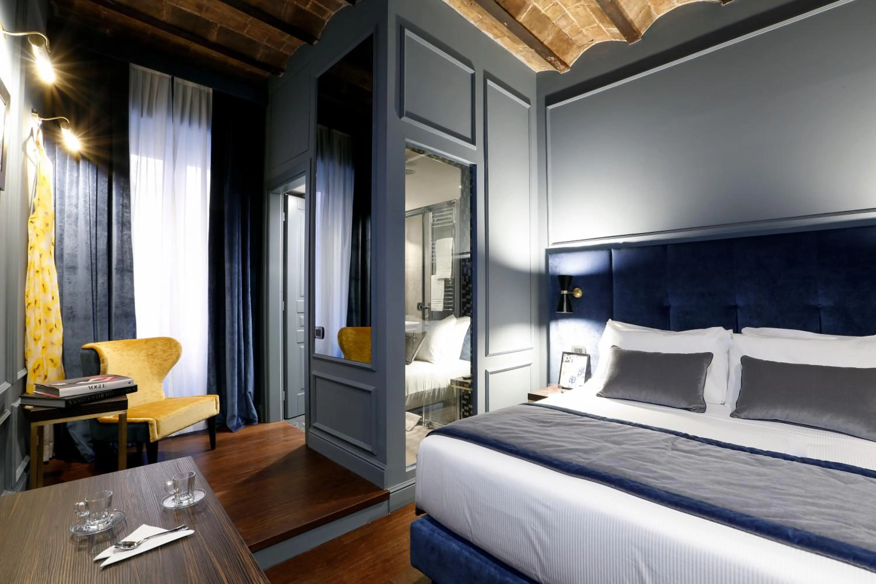 Shower, Bed in Saint B Boutique Hotel STB