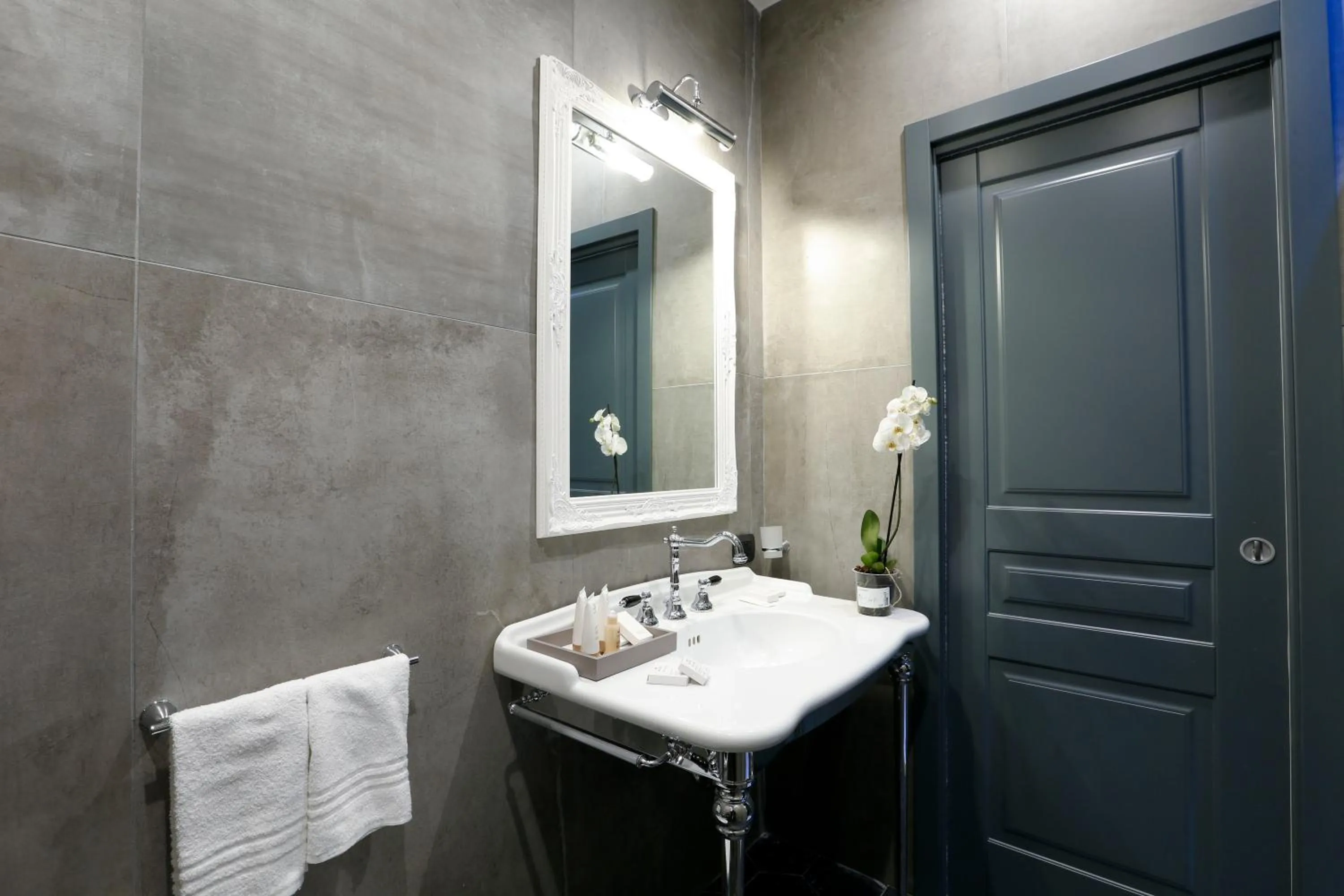 Shower in Saint B Boutique Hotel STB