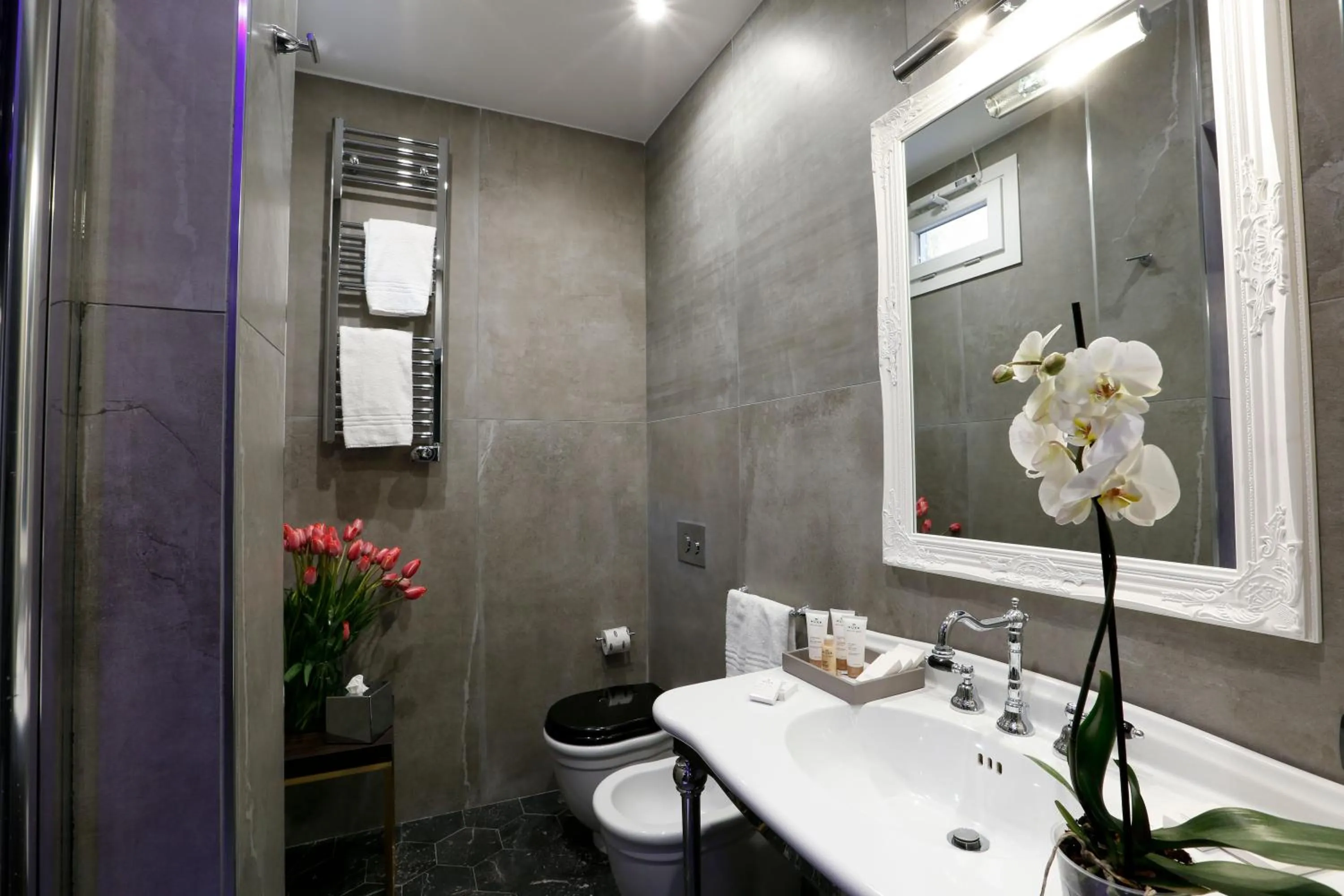 Shower in Saint B Boutique Hotel STB
