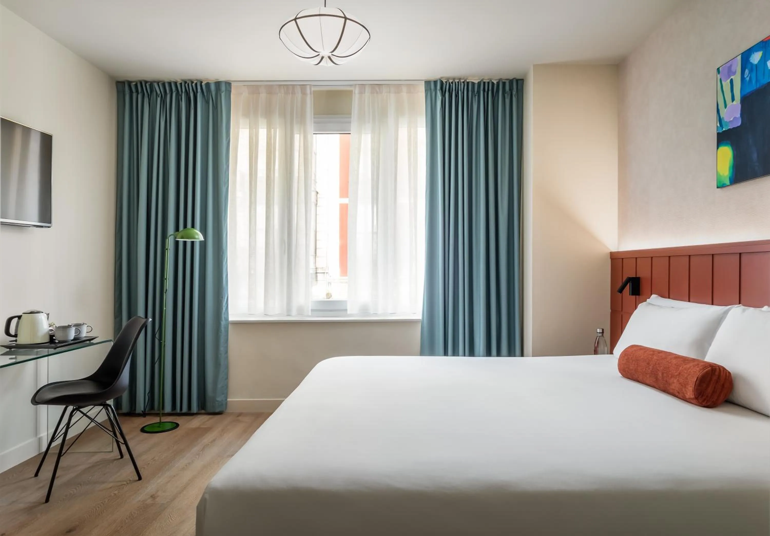 Photo of the whole room, Bed in BYPILLOW Amari