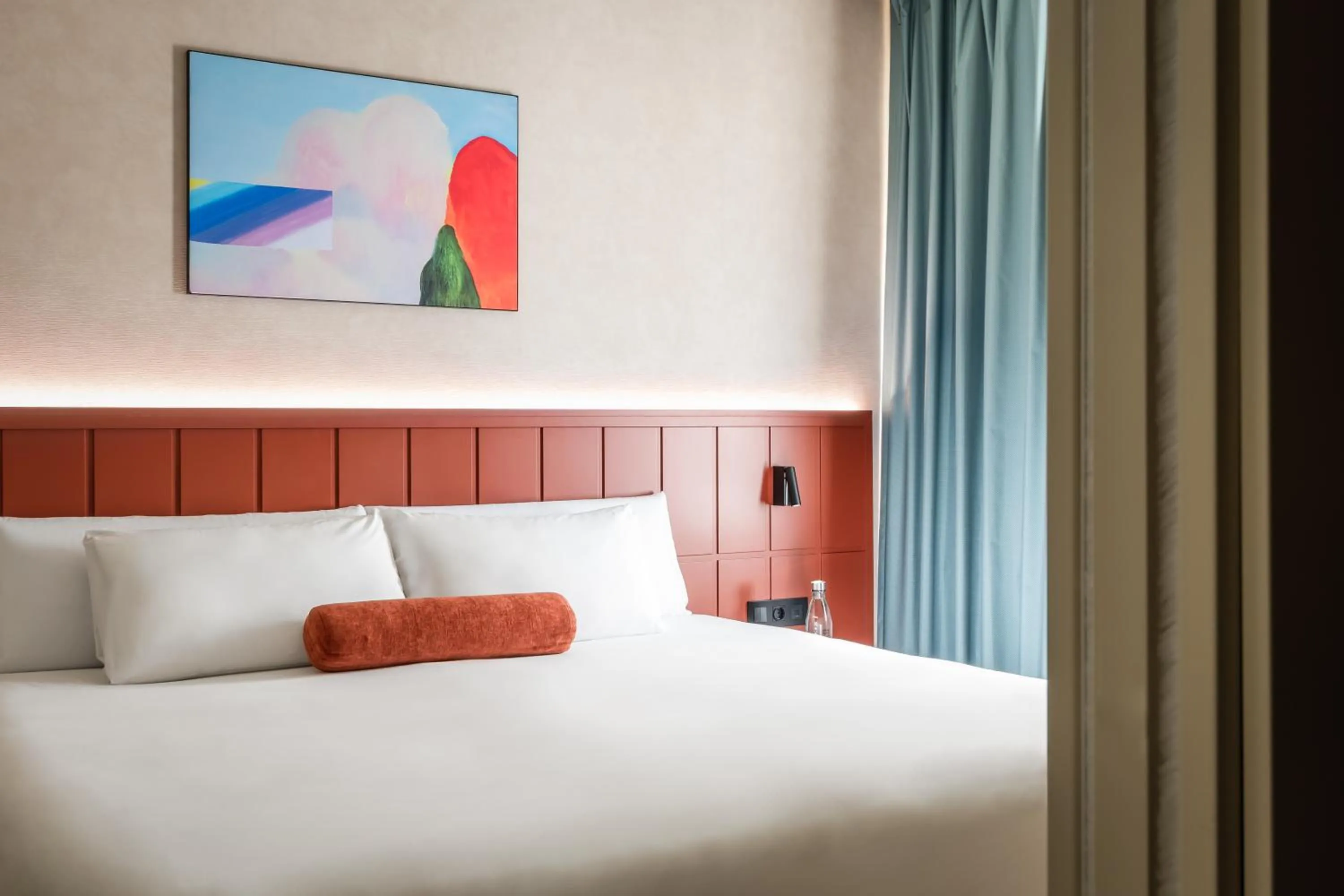 Photo of the whole room, Bed in BYPILLOW Amari