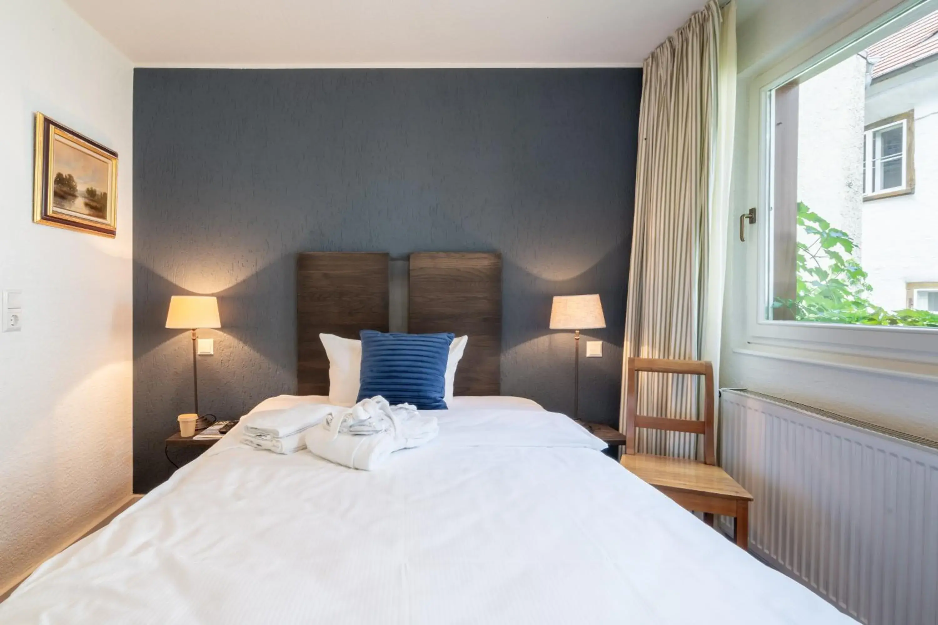 Single Room with Shared Bathroom - single occupancy in Hotel am Fischmarkt Single Room with Shared Bathroom - single occupancy in Hotel am Fischmarkt