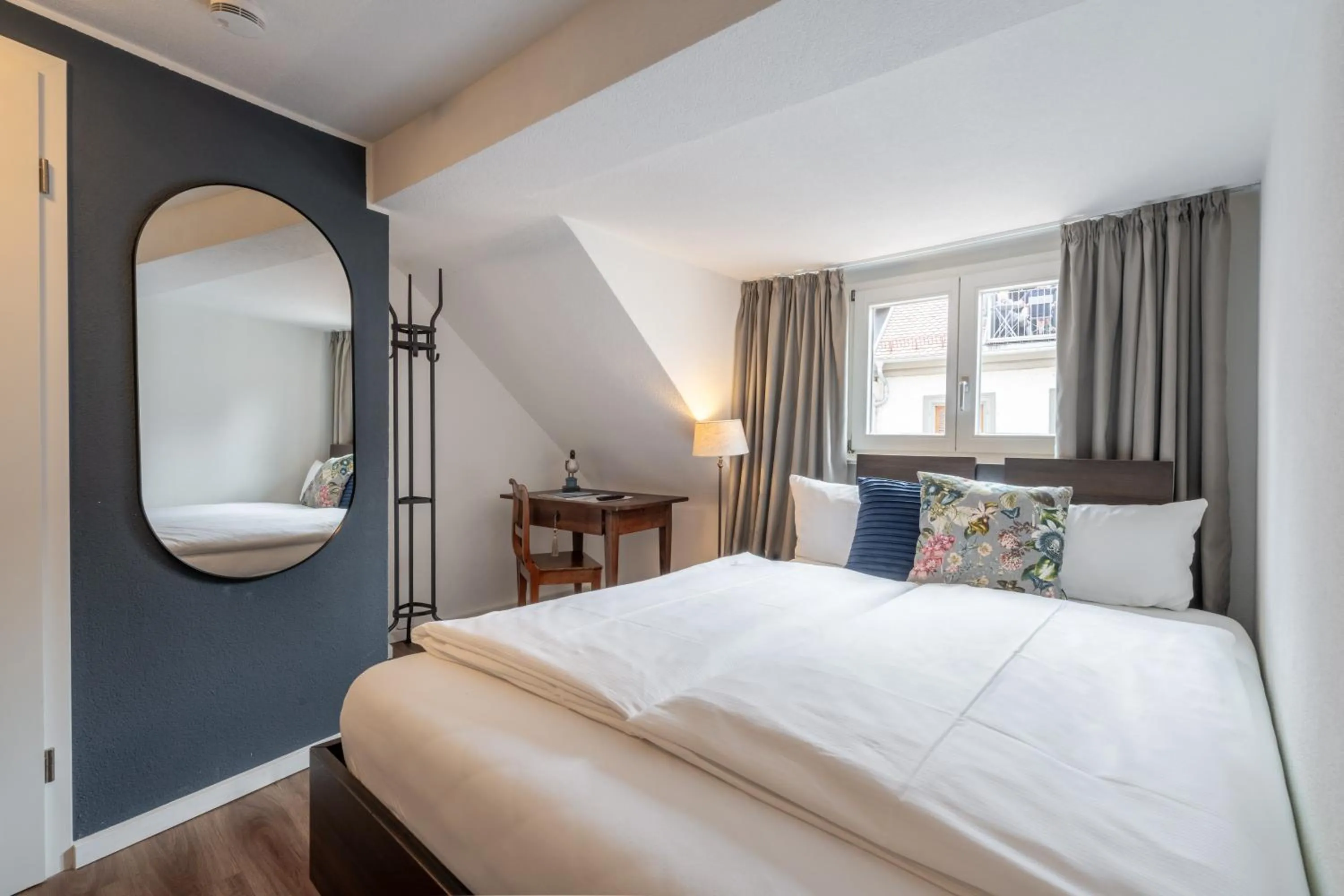Photo of the whole room, Bed in Hotel am Fischmarkt