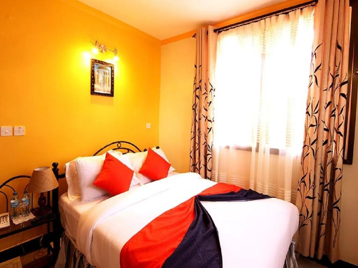 Bed in Crest Safari Lodge Bed and Breakfast