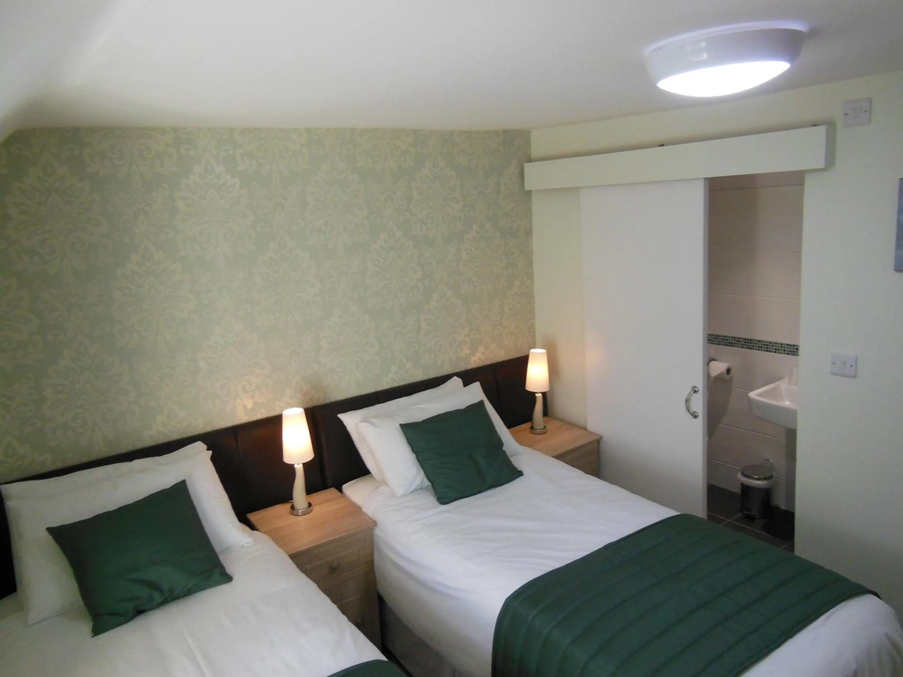 Bedroom, Bed in Y Giler Arms