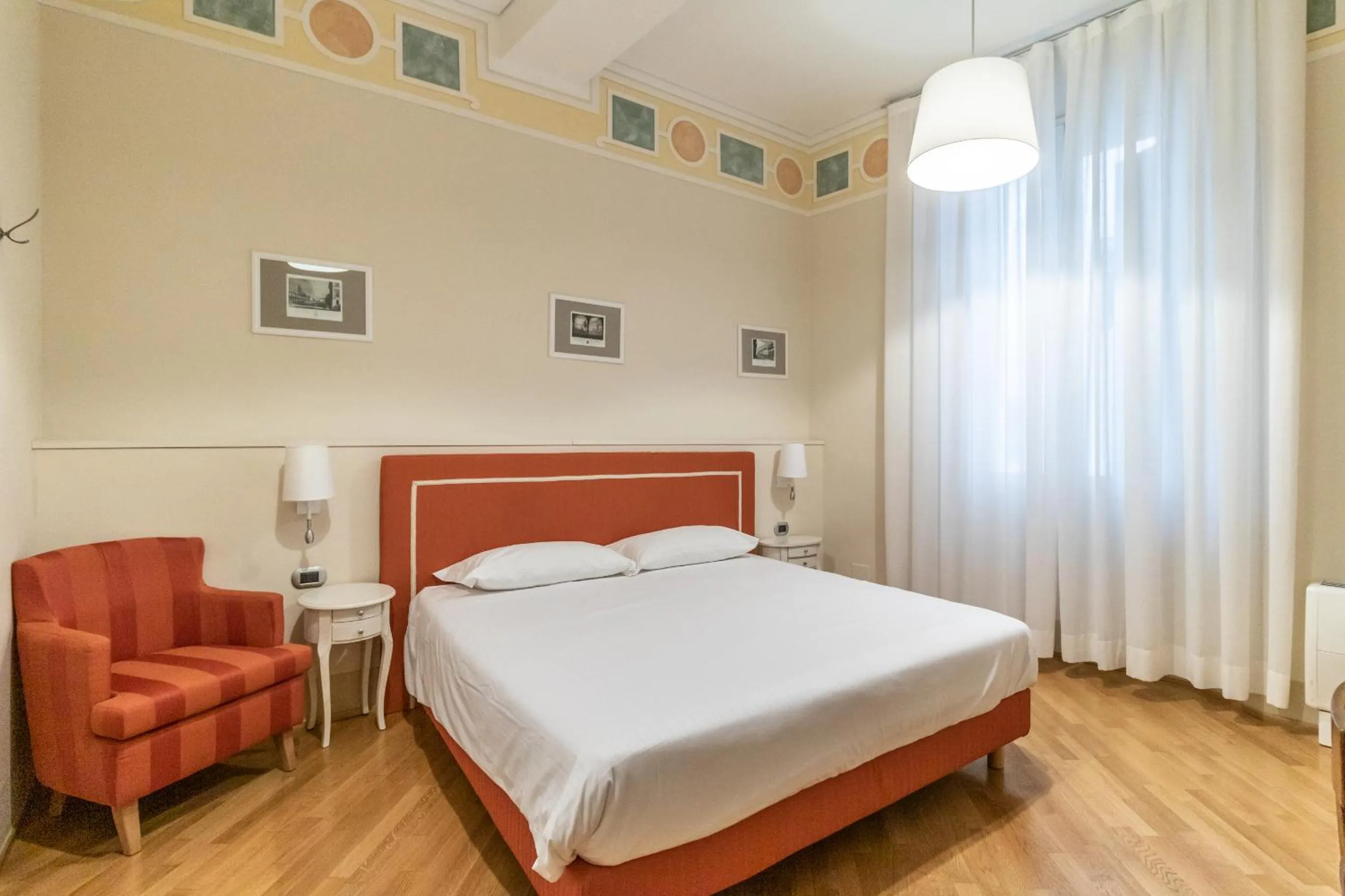 Bed in Casa Isolani Luxury Rooms Piazza Maggiore 1