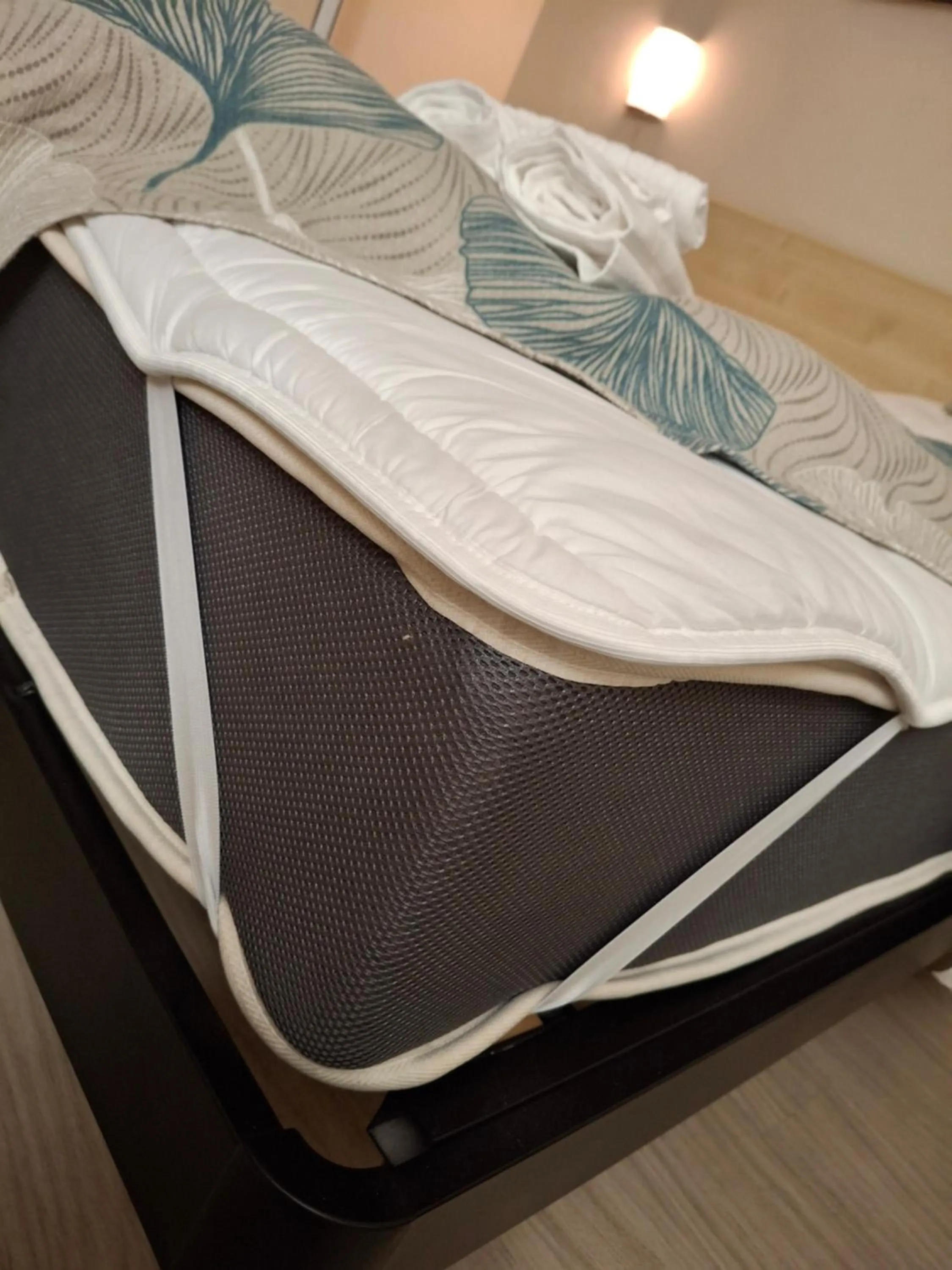 Bed in California Pastry Hotel