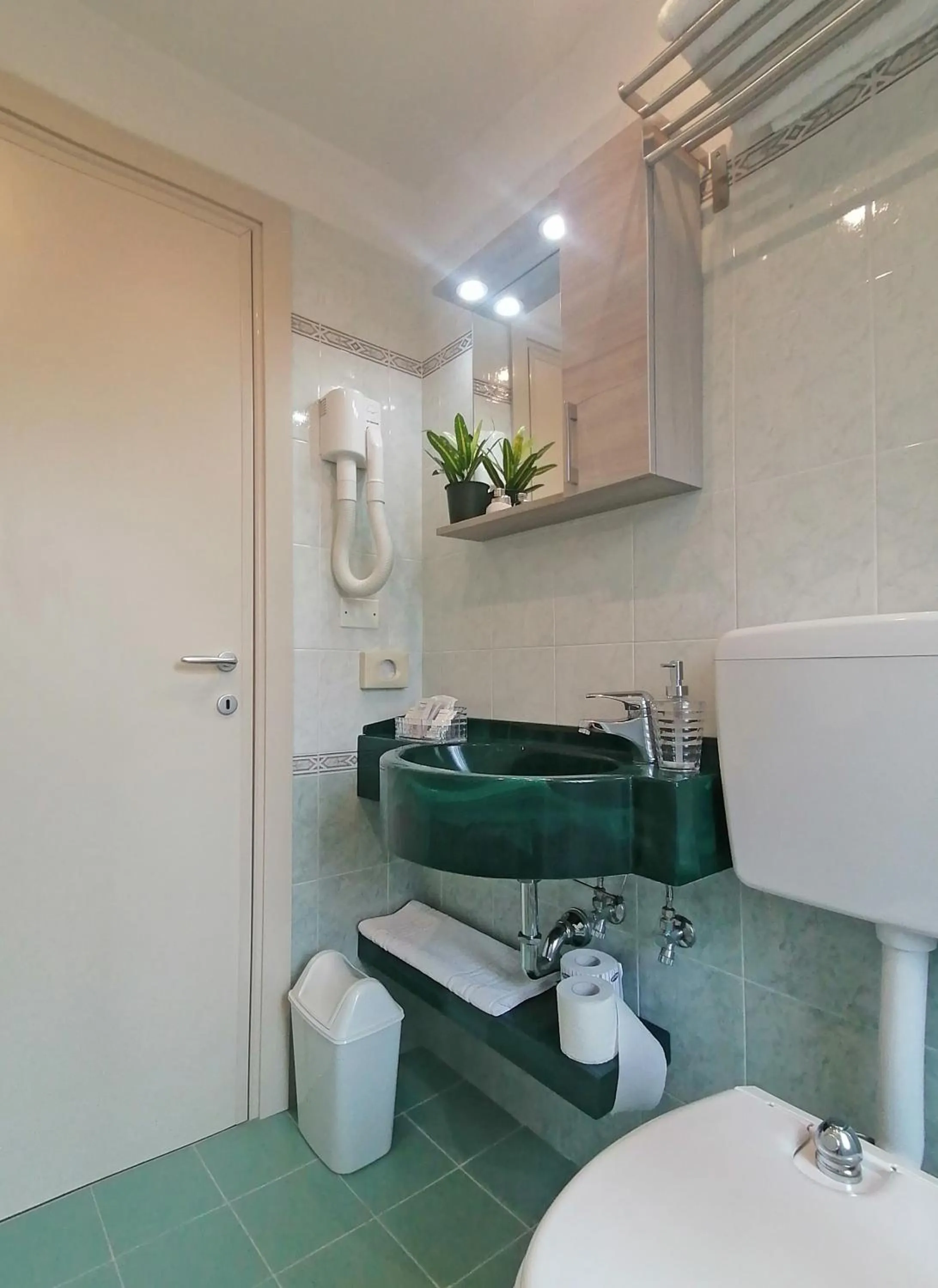 Toilet in California Pastry Hotel