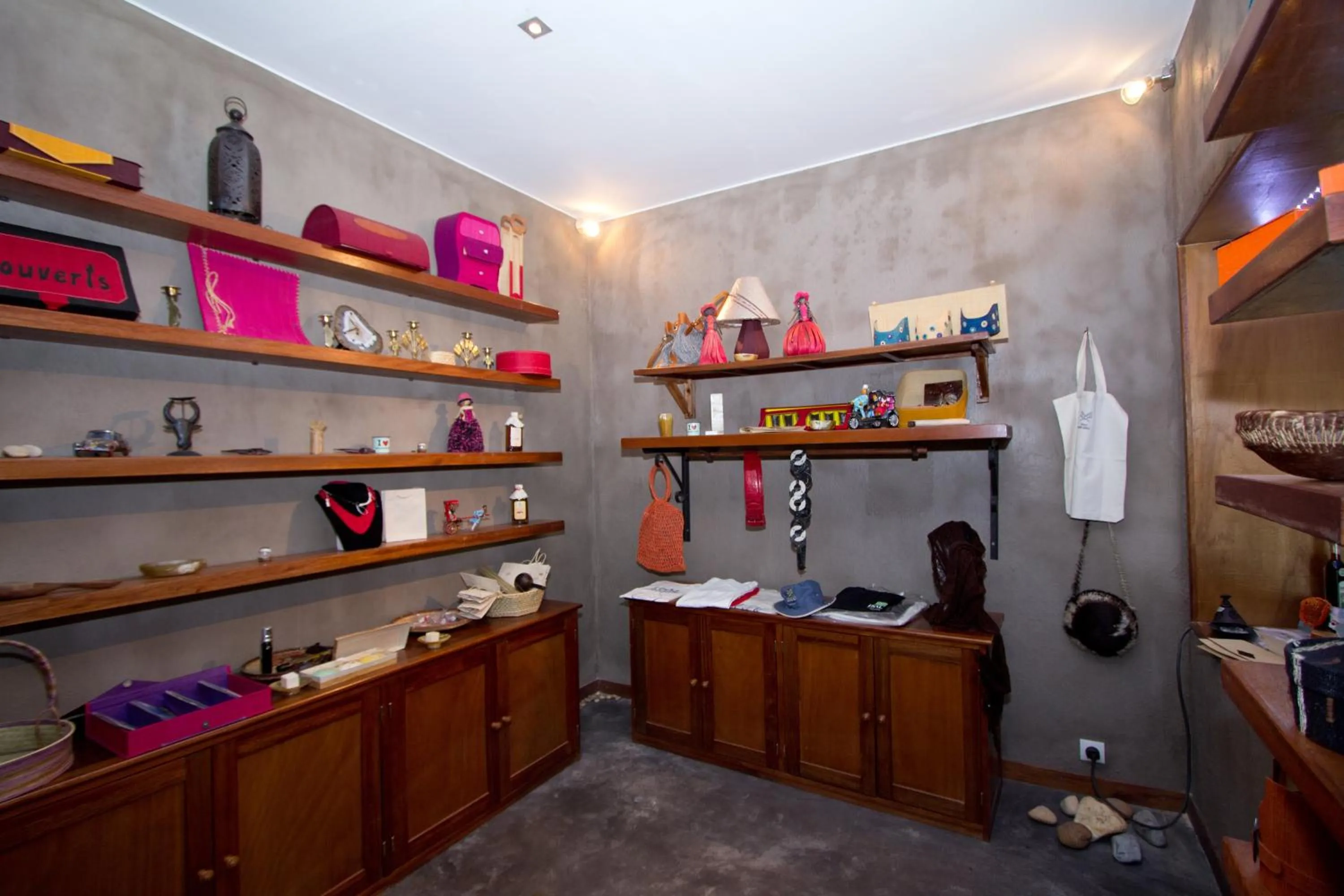 On-site shops in Isalo Rock Lodge