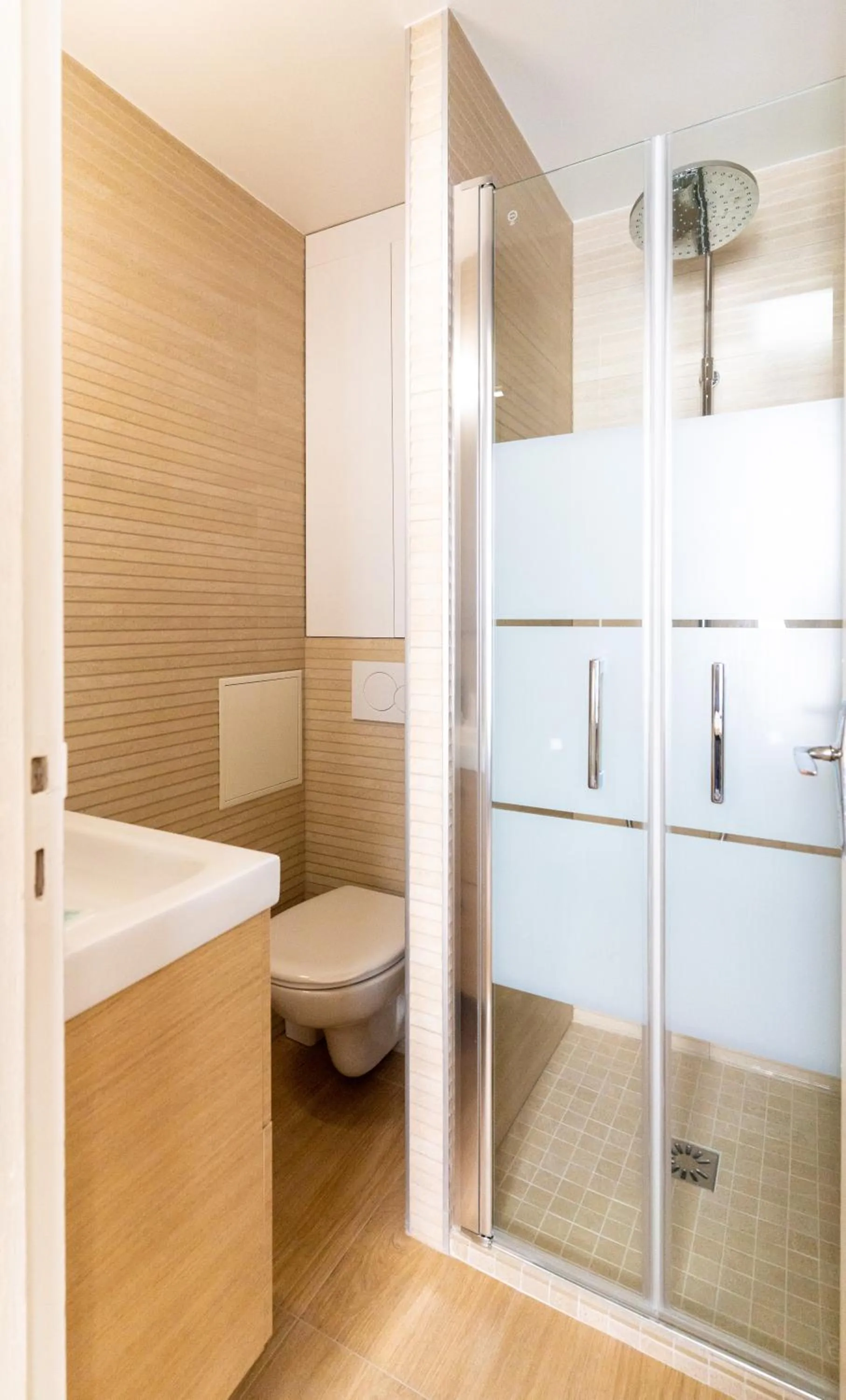 Bathroom in Hôtel Capfun Le Saint Germain, Paris