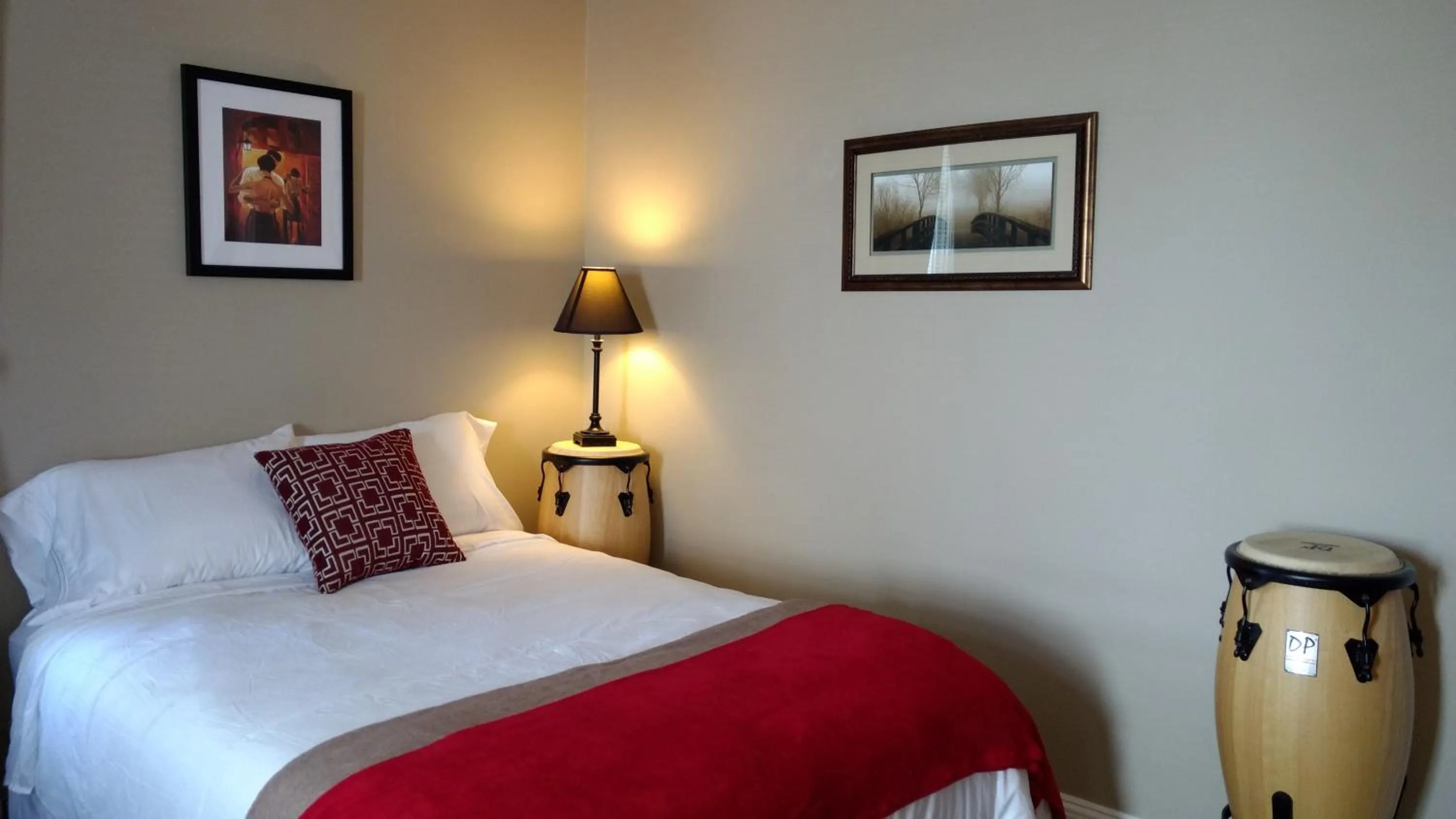 Photo of the whole room in Carraway Guest House