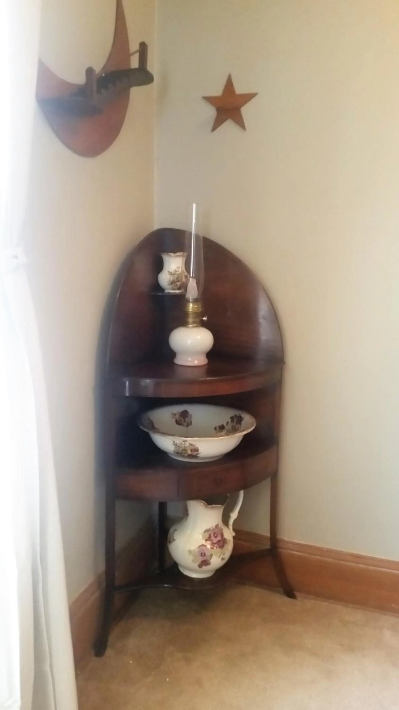 Decorative detail in Carraway Guest House