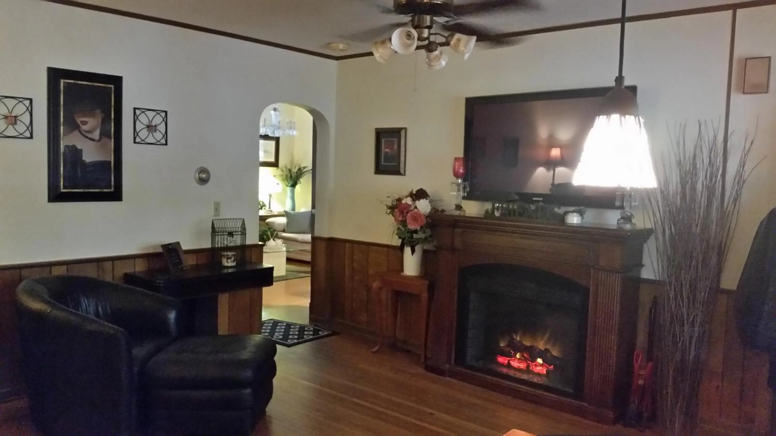 Photo of the whole room in Carraway Guest House