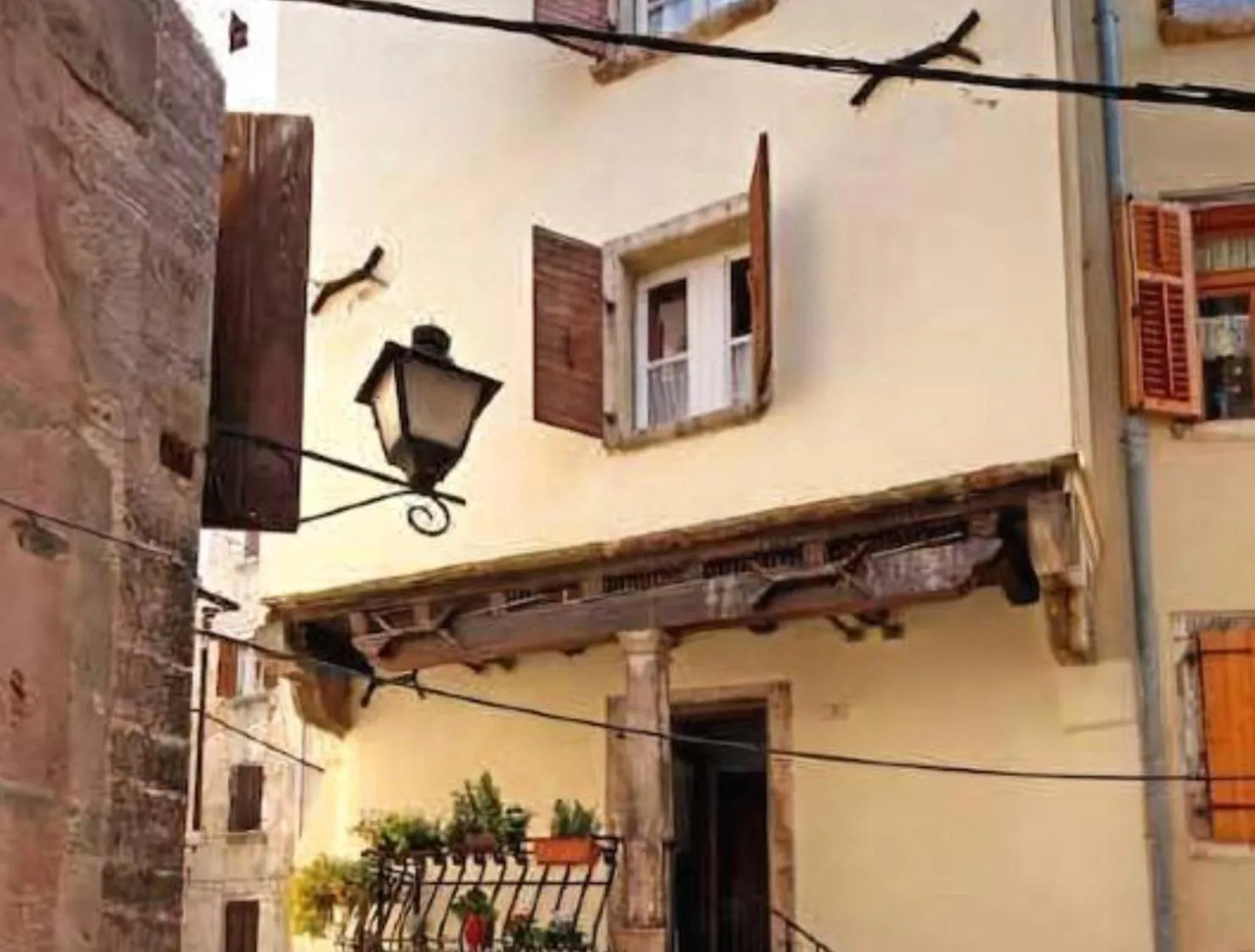 Property building in Hotel Casa Garzotto