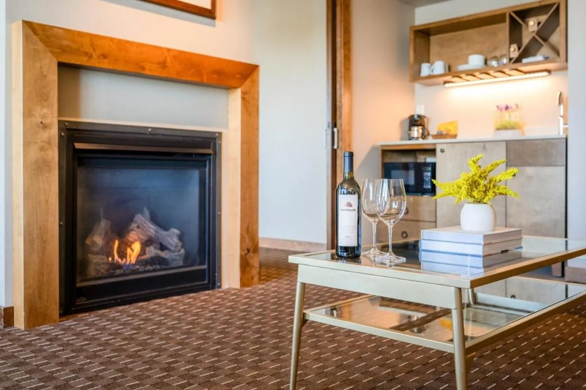 The Lodge at Columbia Point