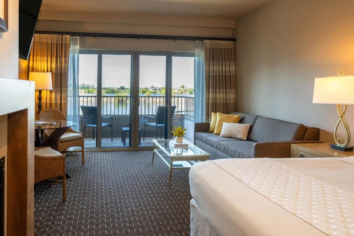 Bed in The Lodge at Columbia Point