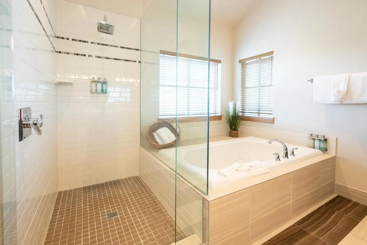 The Lodge at Columbia Point