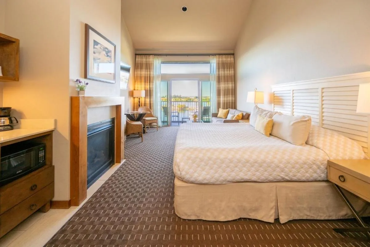 Bed in The Lodge at Columbia Point