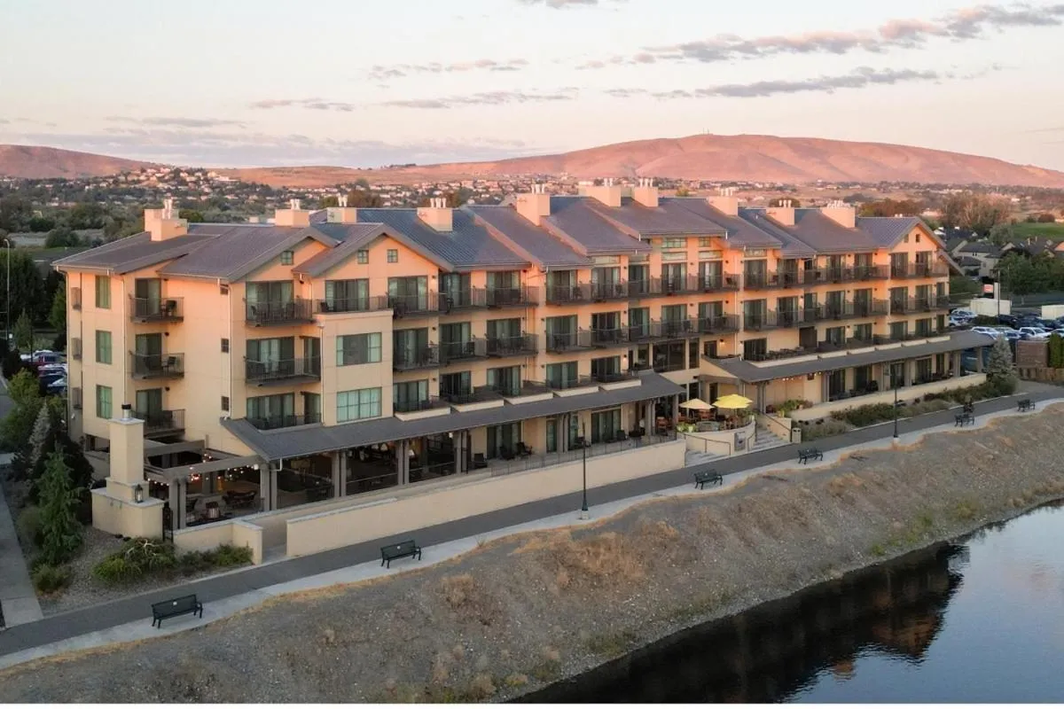 The Lodge at Columbia Point