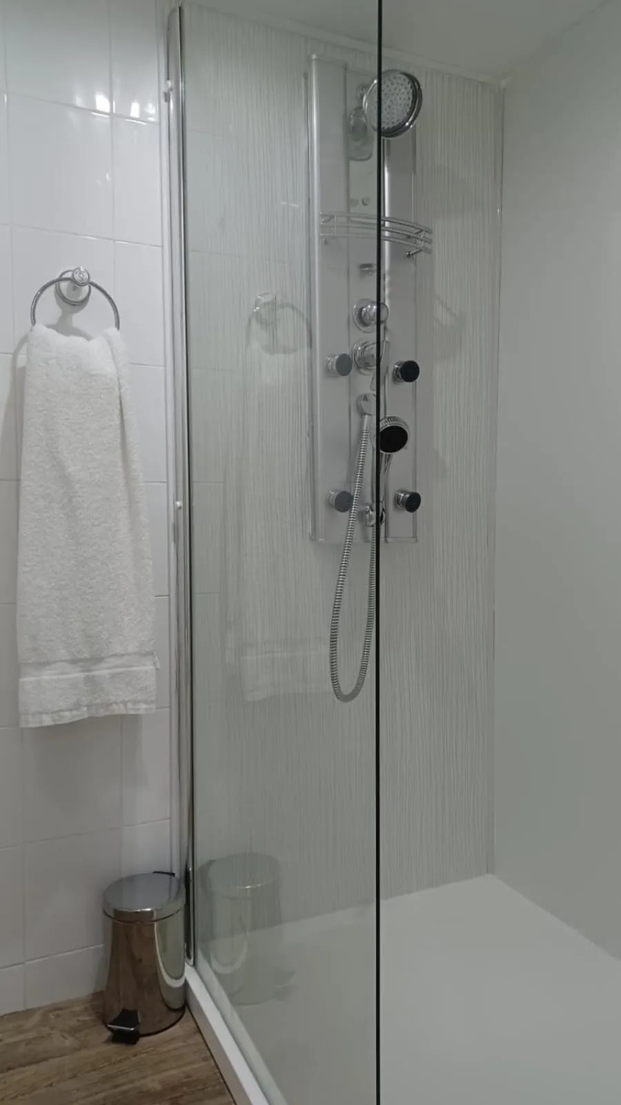 Shower in The Renishaw Rooms
