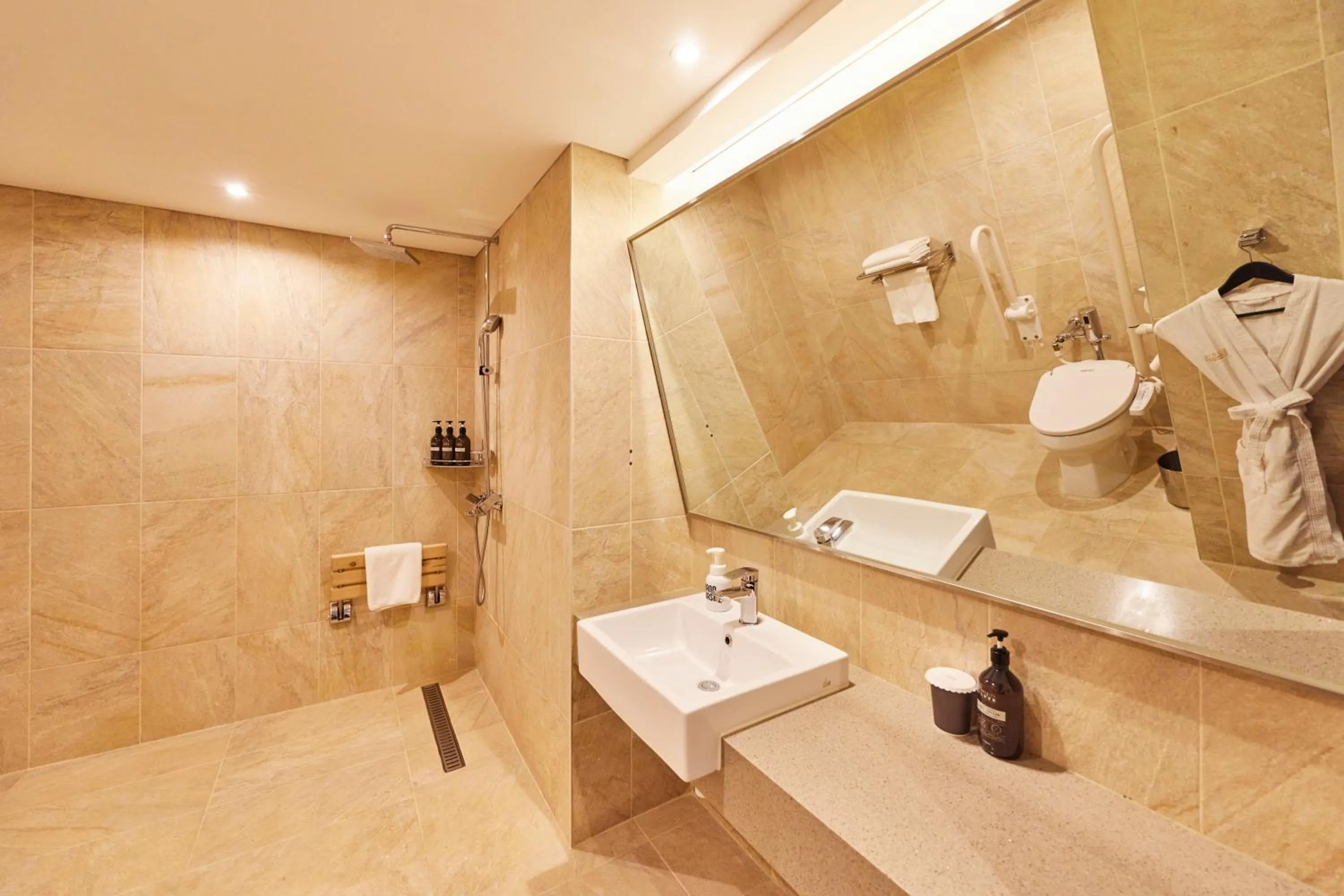 Shower in Hotel Uri&