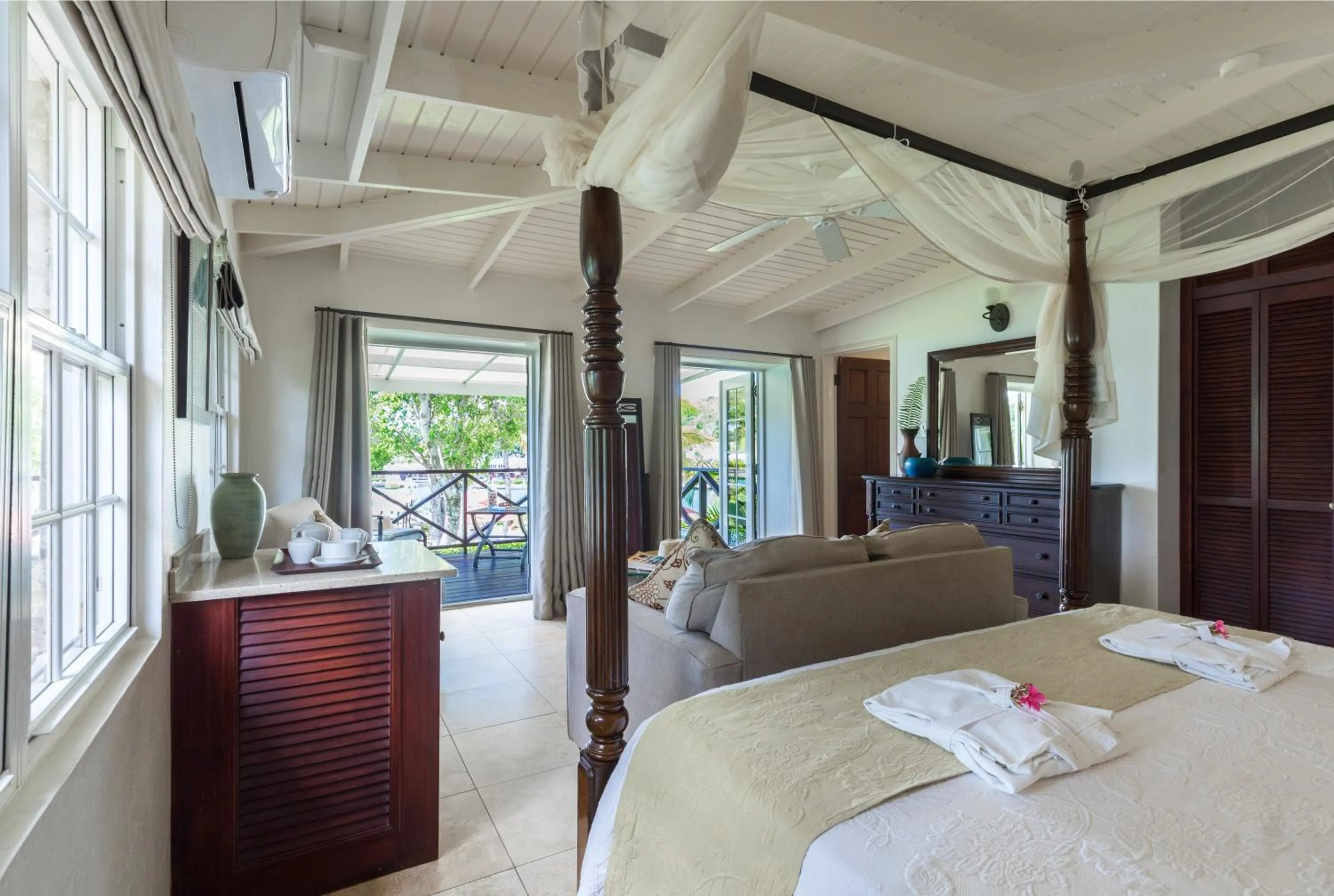 Bed in Gunpowder House & Suites