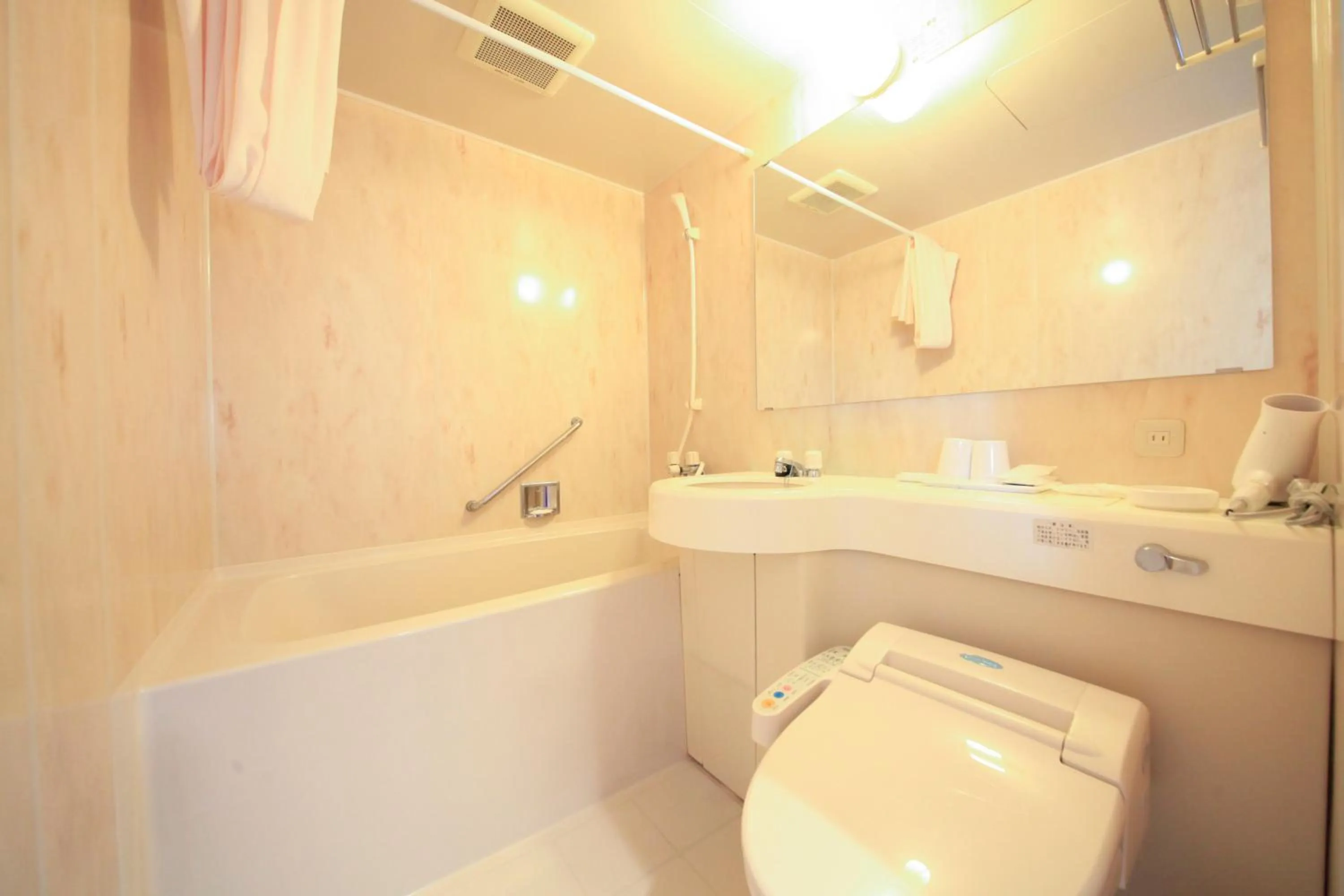 Shower in Heiseikan Kaiyotei