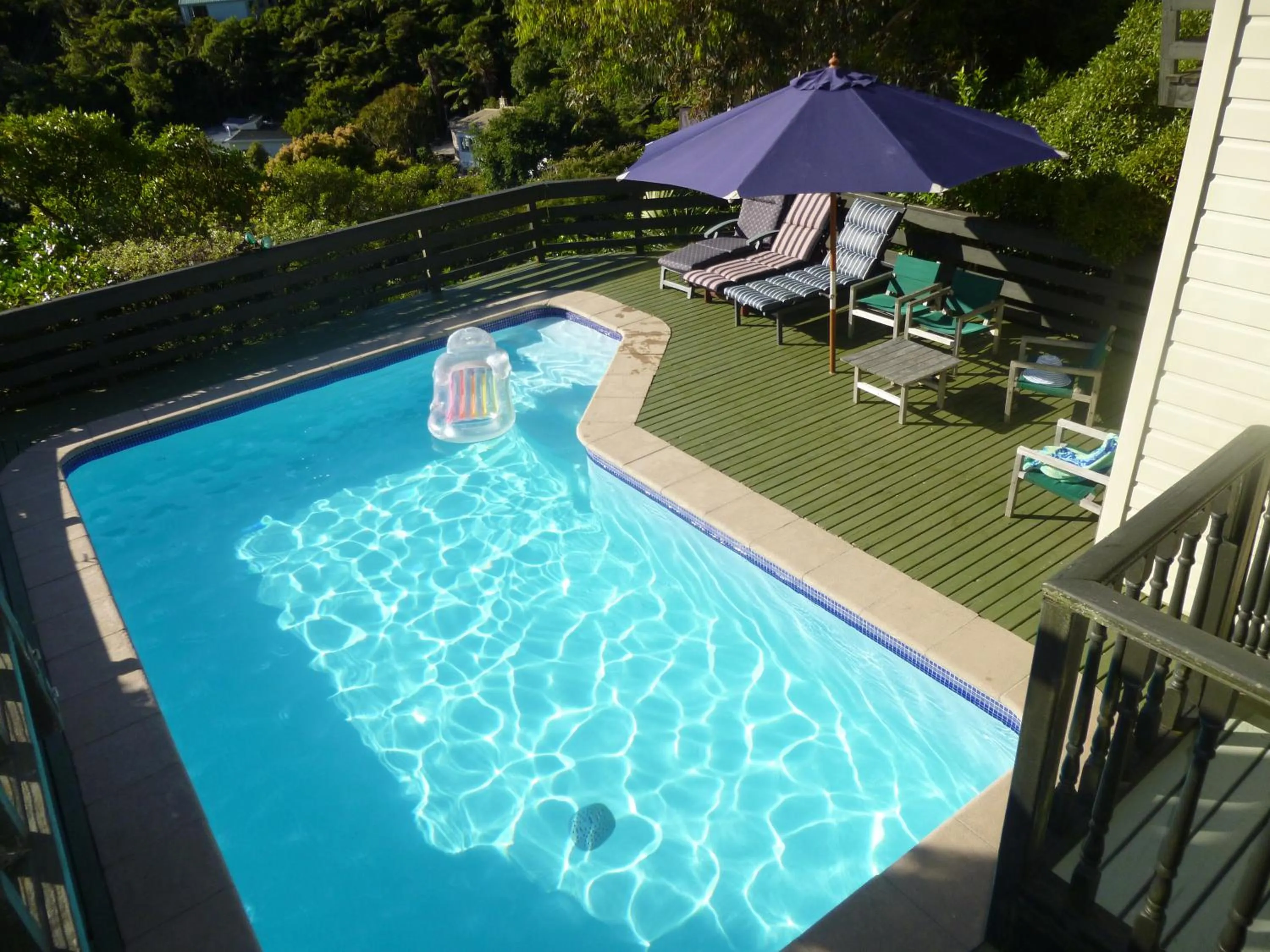 Swimming pool in Breakaway at York Bay