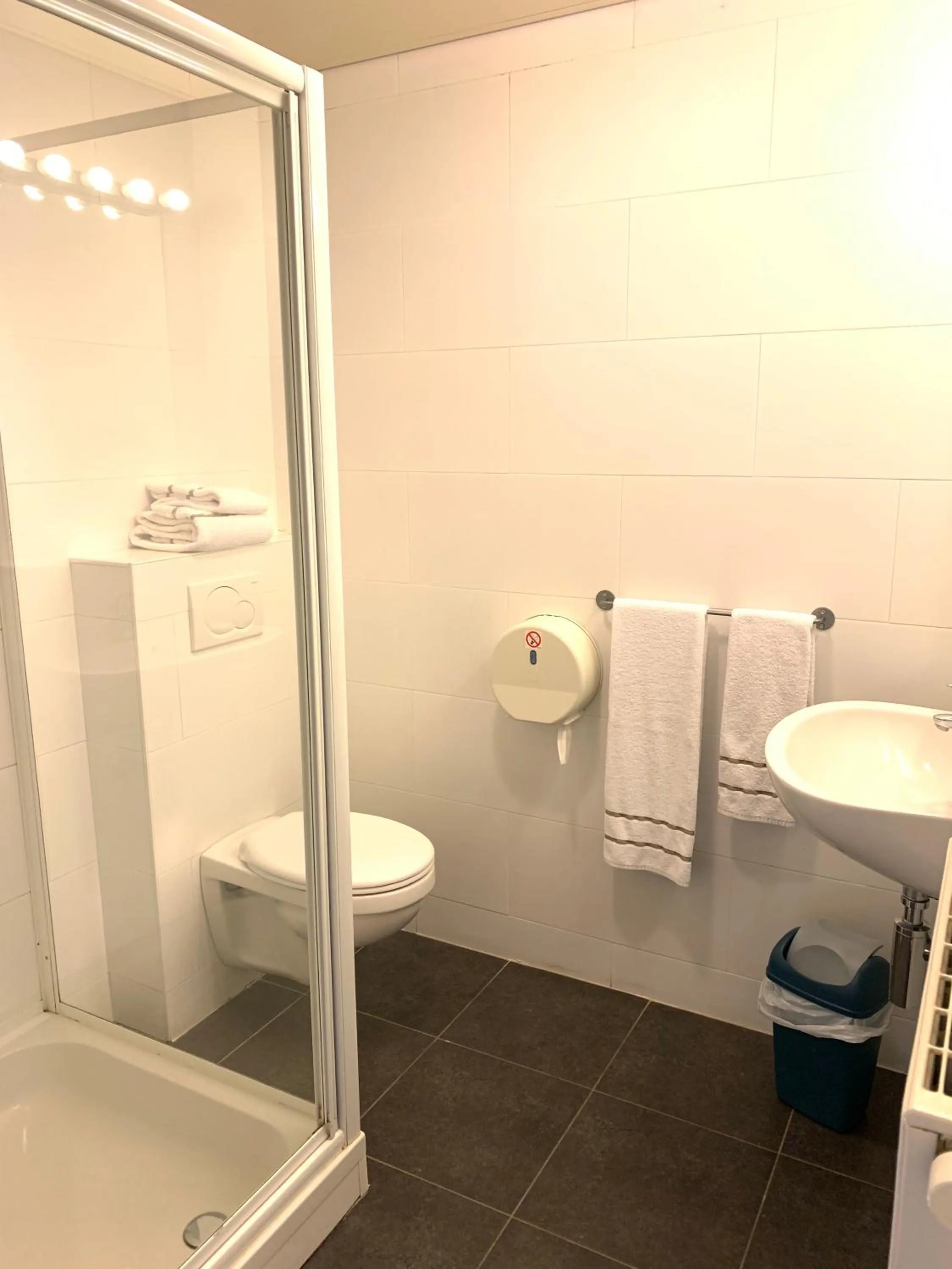 Bathroom in B&B Castellier