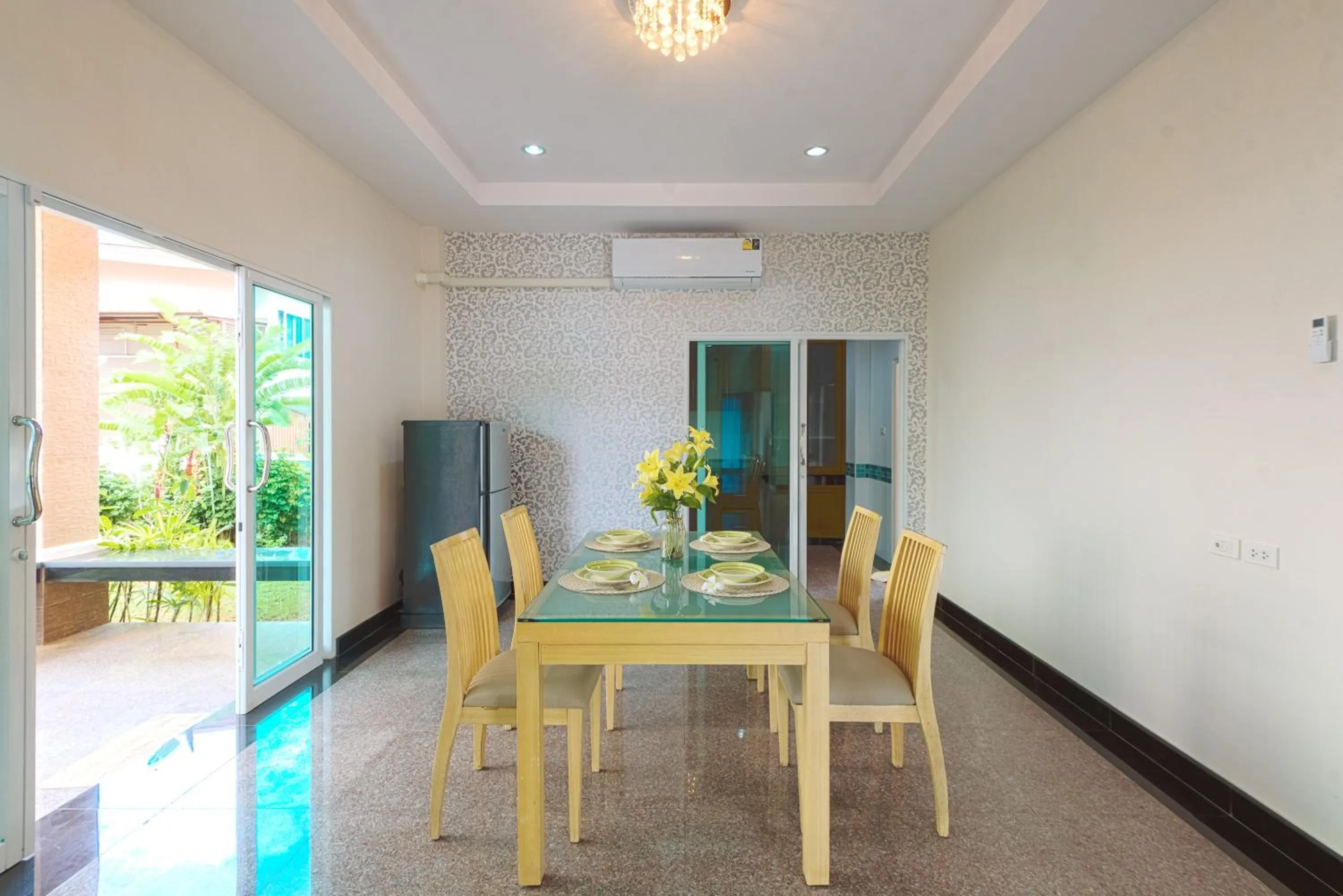 Dining area in June Pool Villa