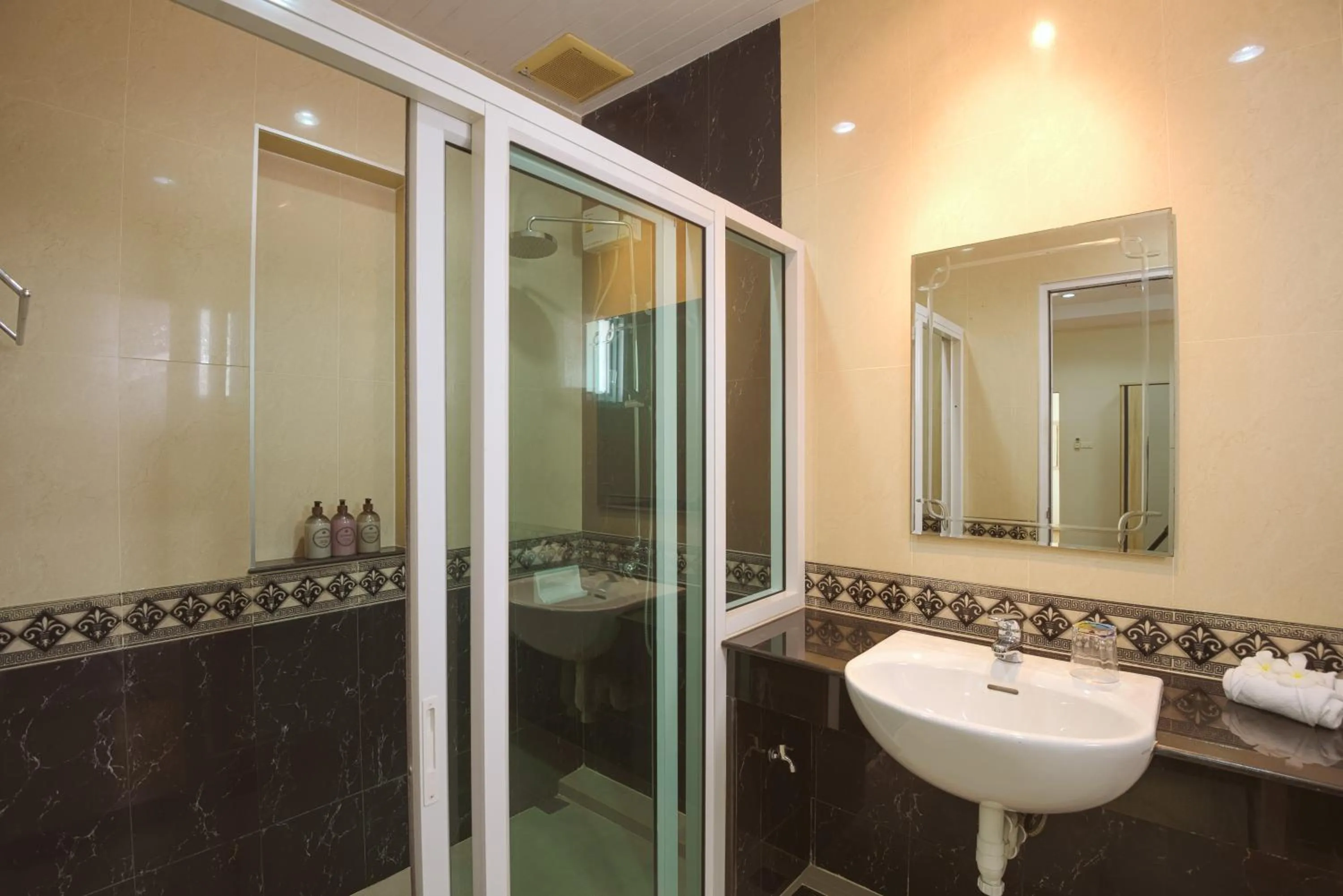 Bathroom in June Pool Villa