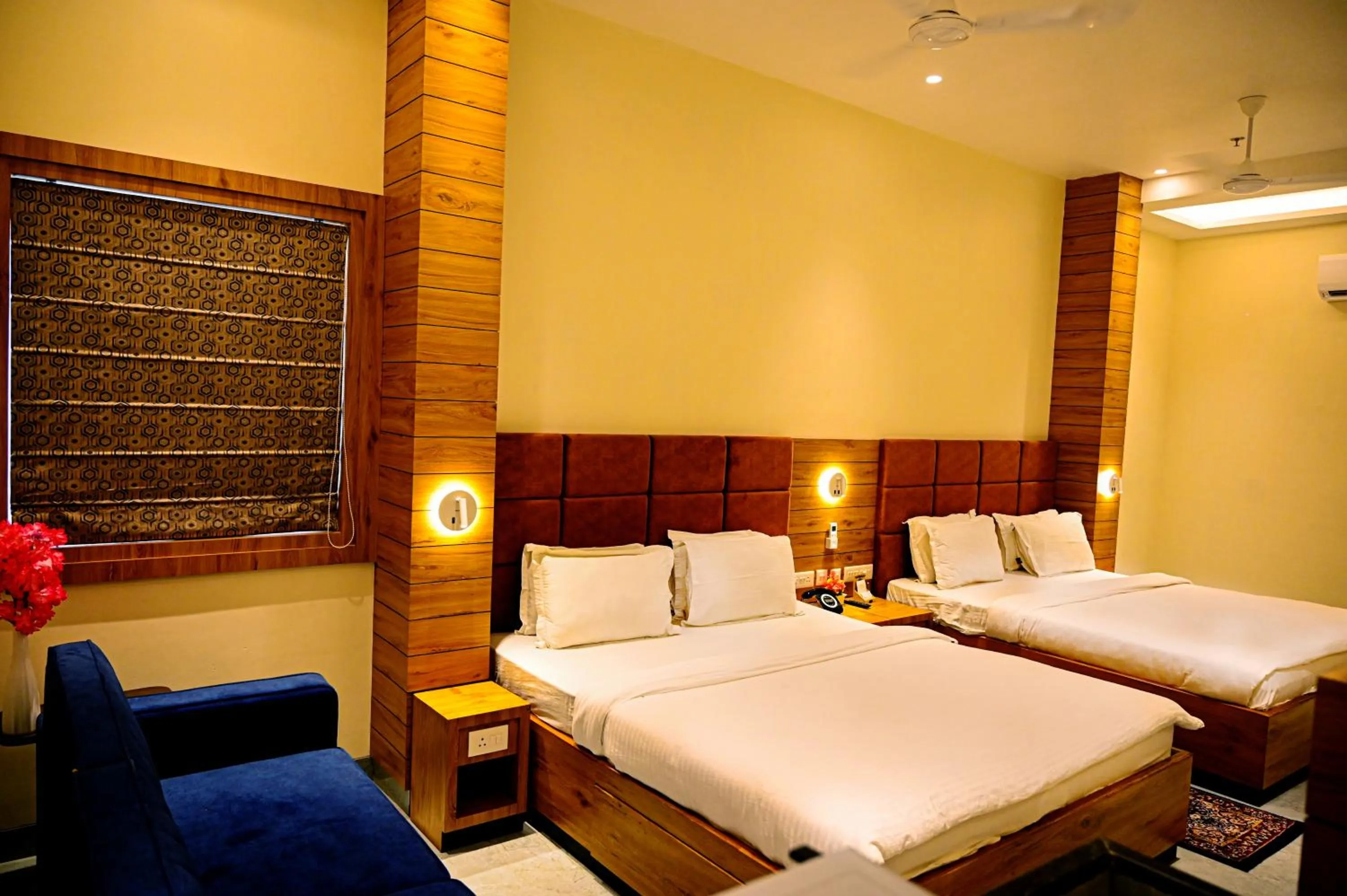 Bed in Hotel Cresent - Near Assi Ghat