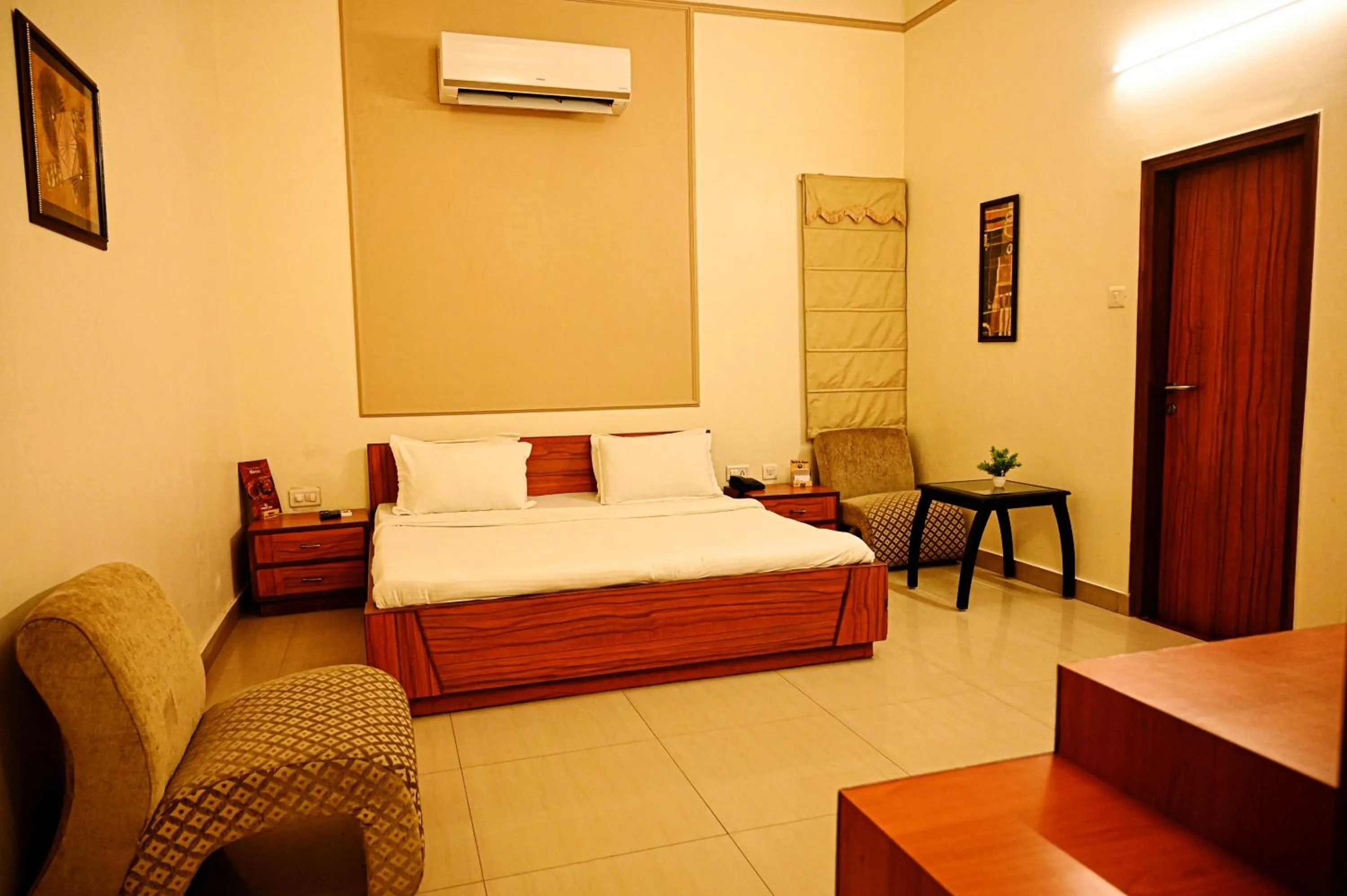 Bed in Hotel Cresent - Near Assi Ghat